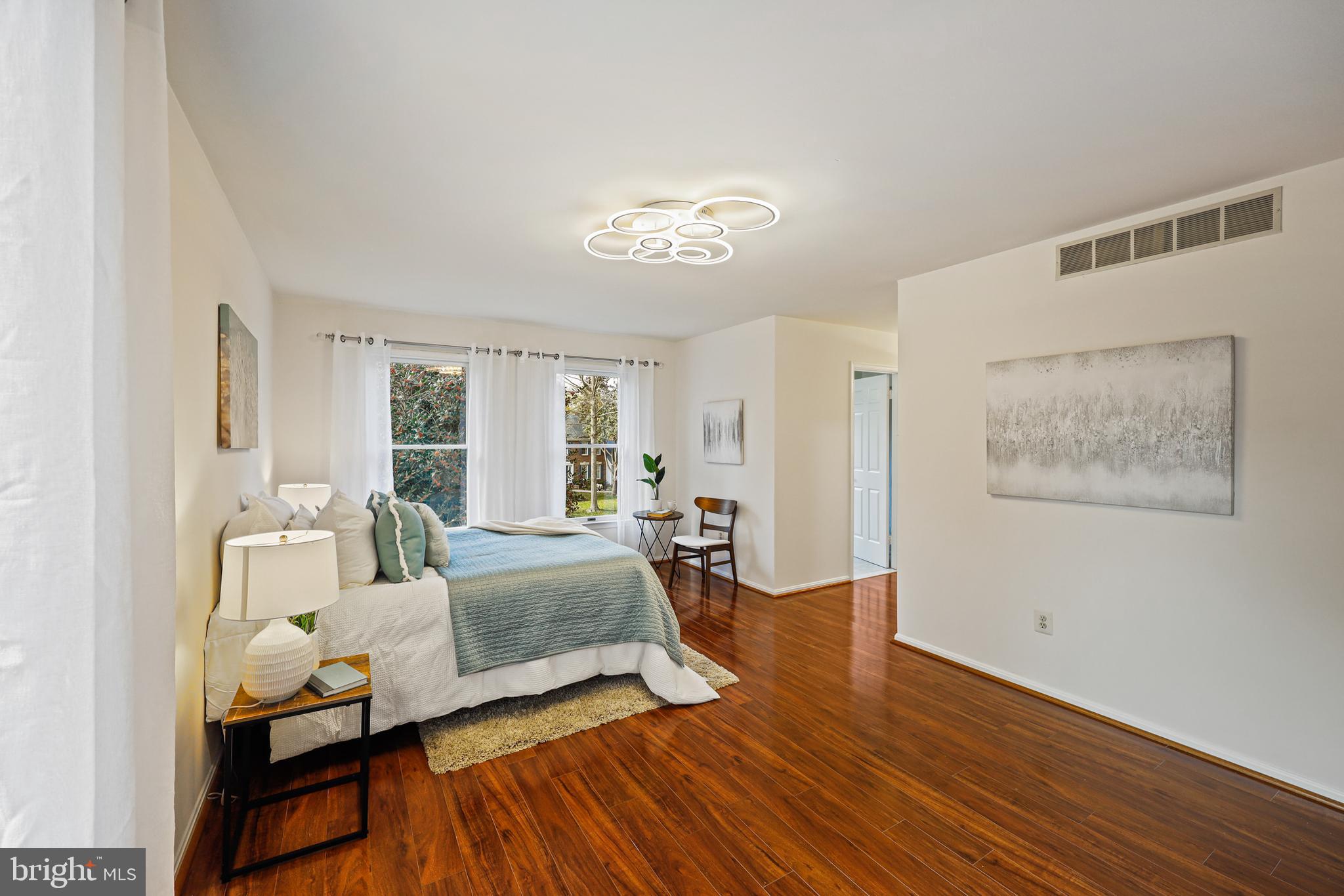 BURLEIGH MANOR - Residential