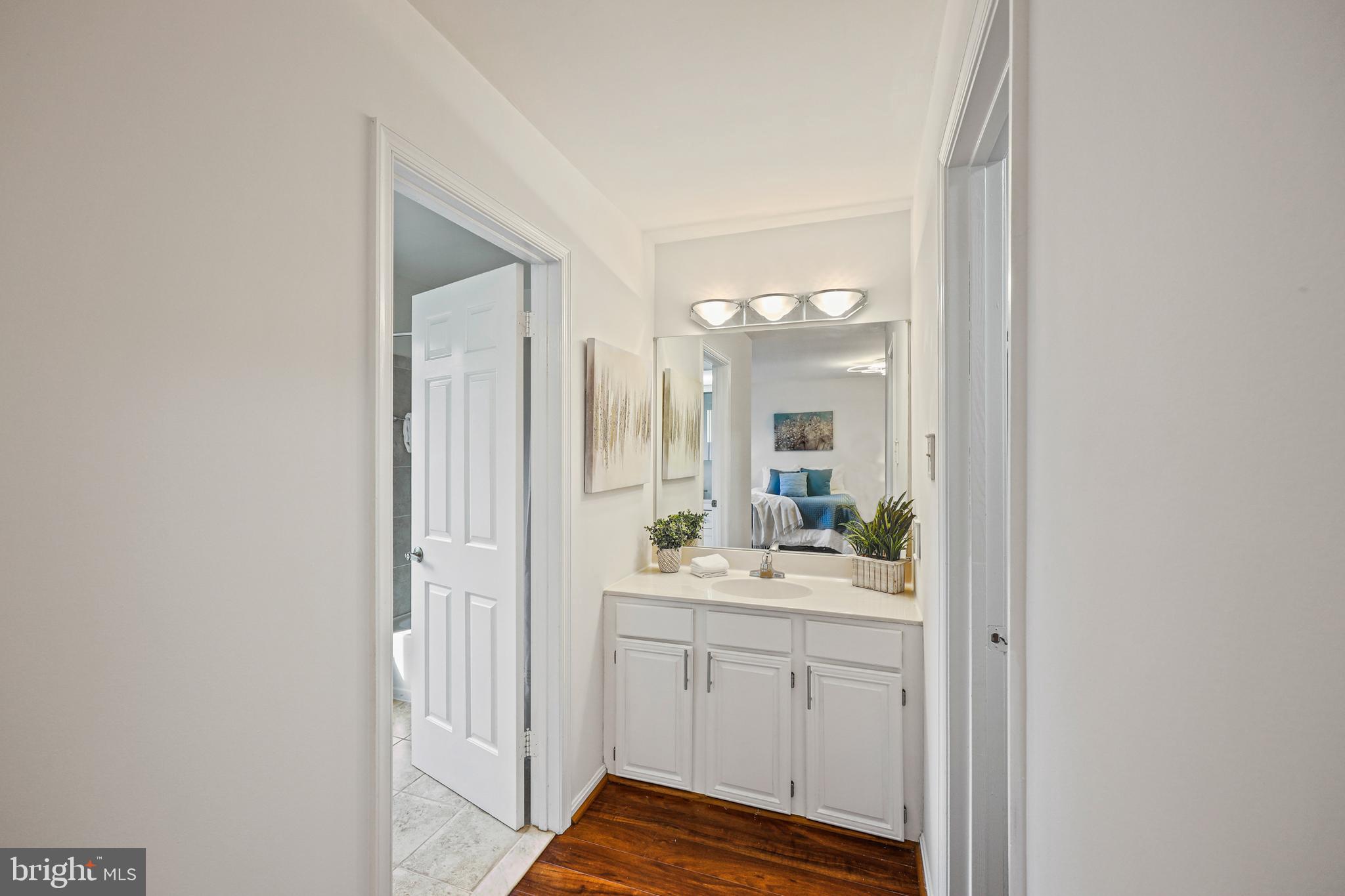 BURLEIGH MANOR - Residential