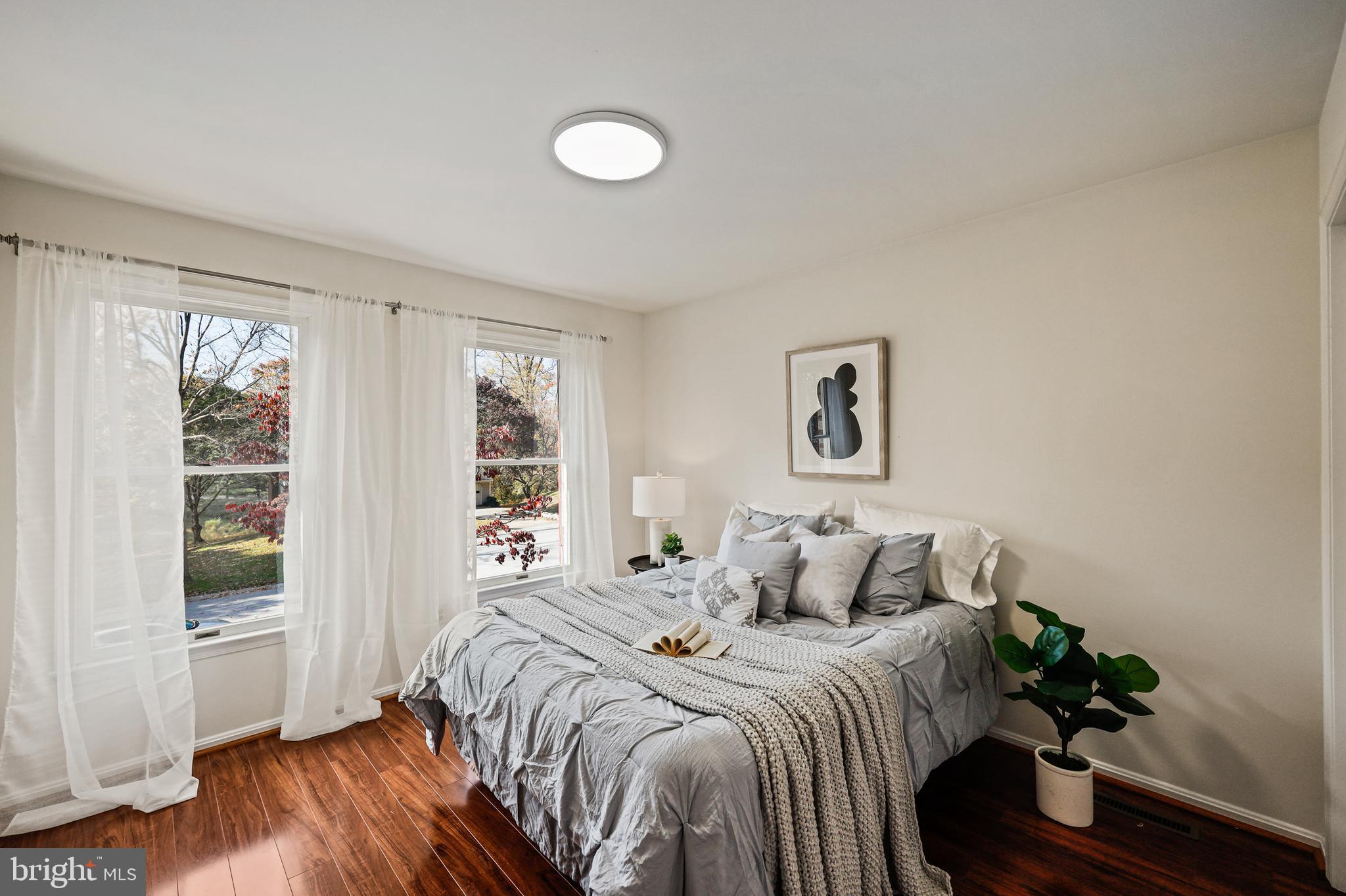 BURLEIGH MANOR - Residential