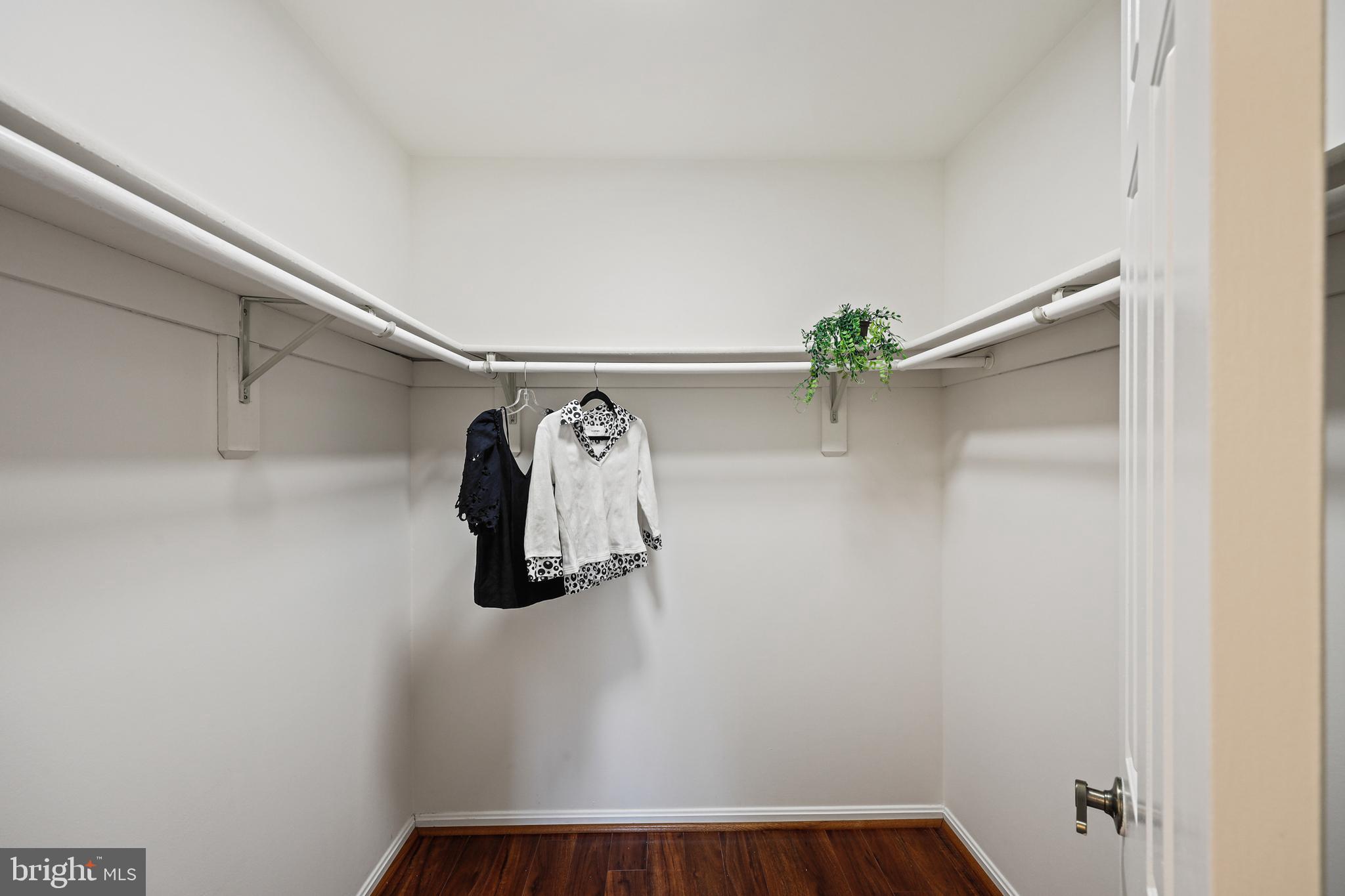 BURLEIGH MANOR - Residential