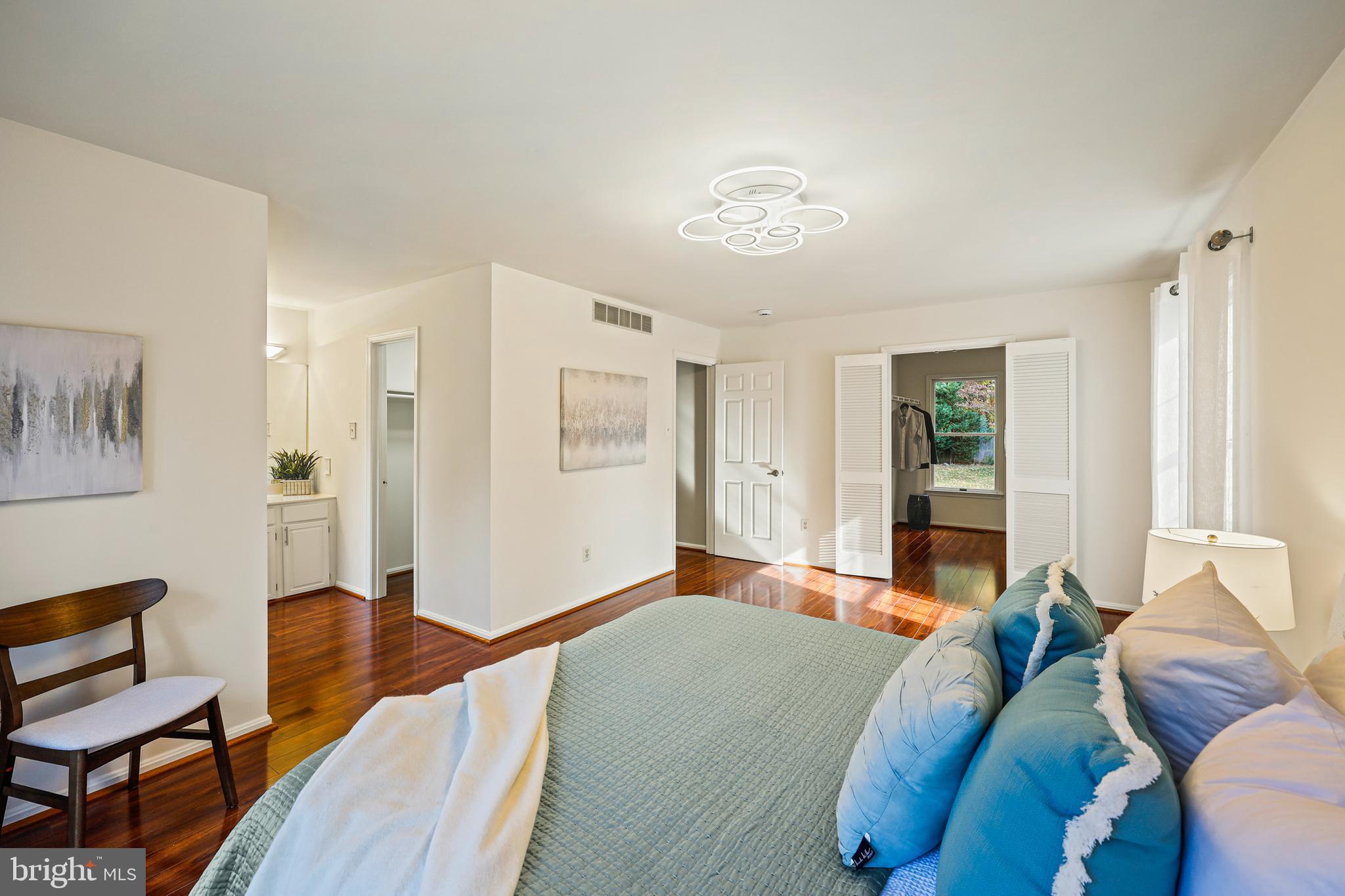 BURLEIGH MANOR - Residential