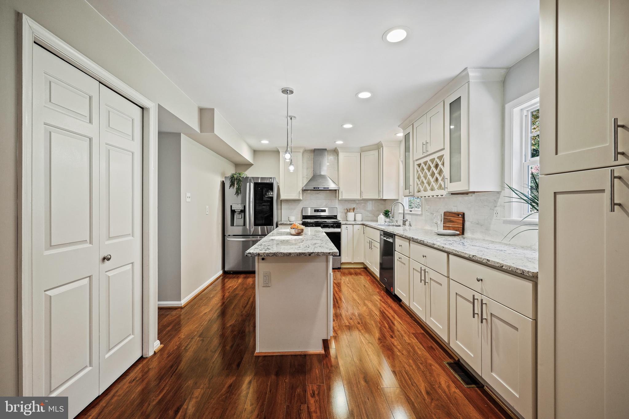 BURLEIGH MANOR - Residential