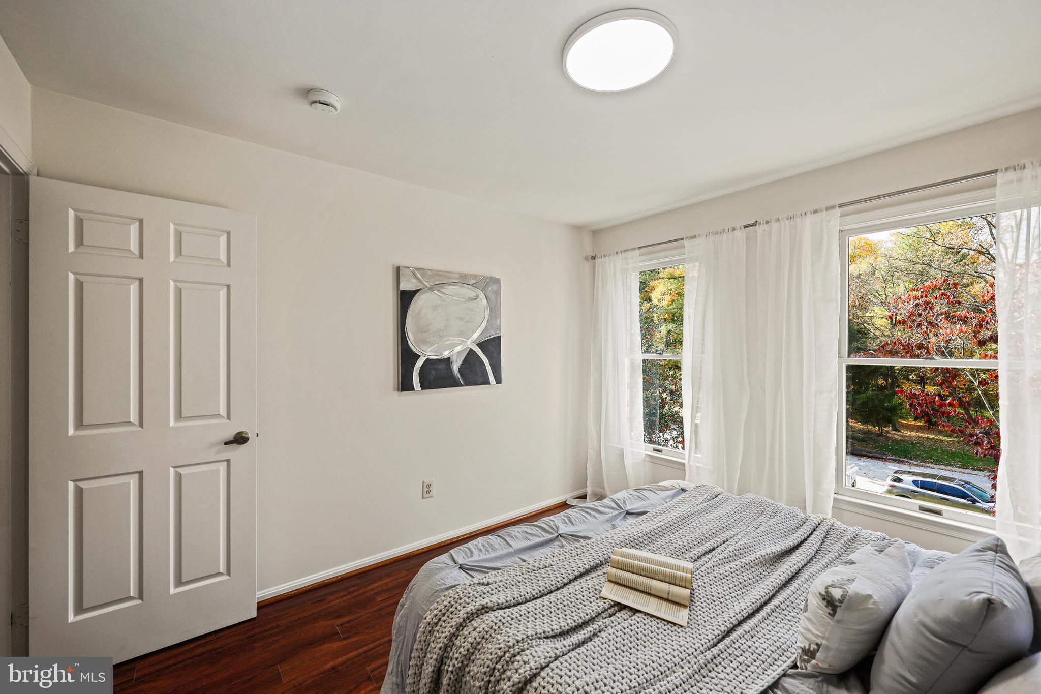 BURLEIGH MANOR - Residential