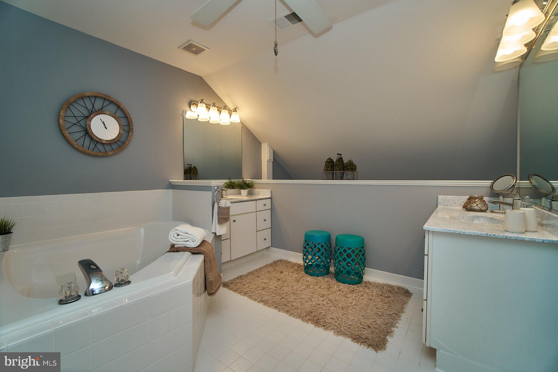 VINTAGE PLACE - Residential