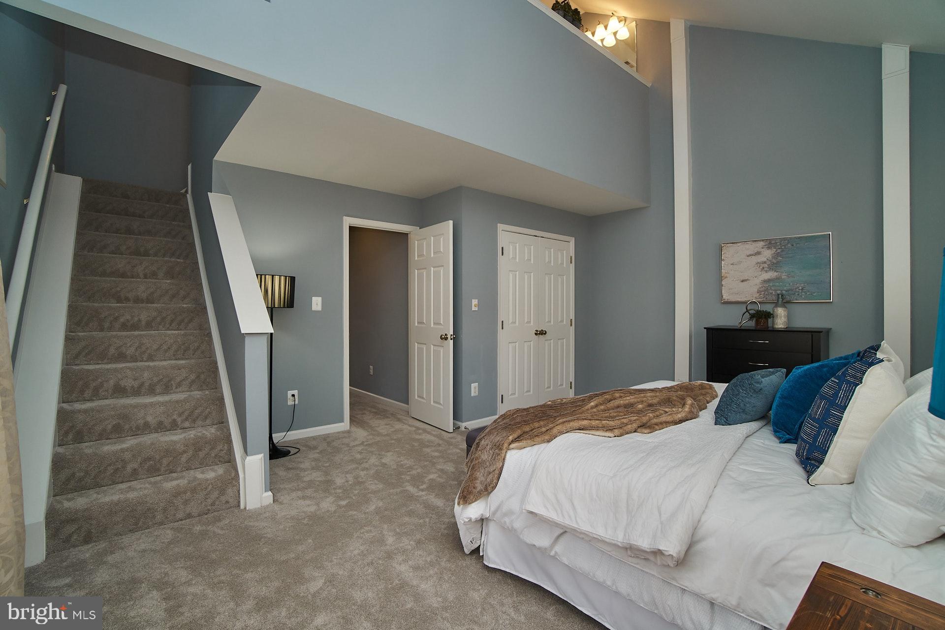 VINTAGE PLACE - Residential