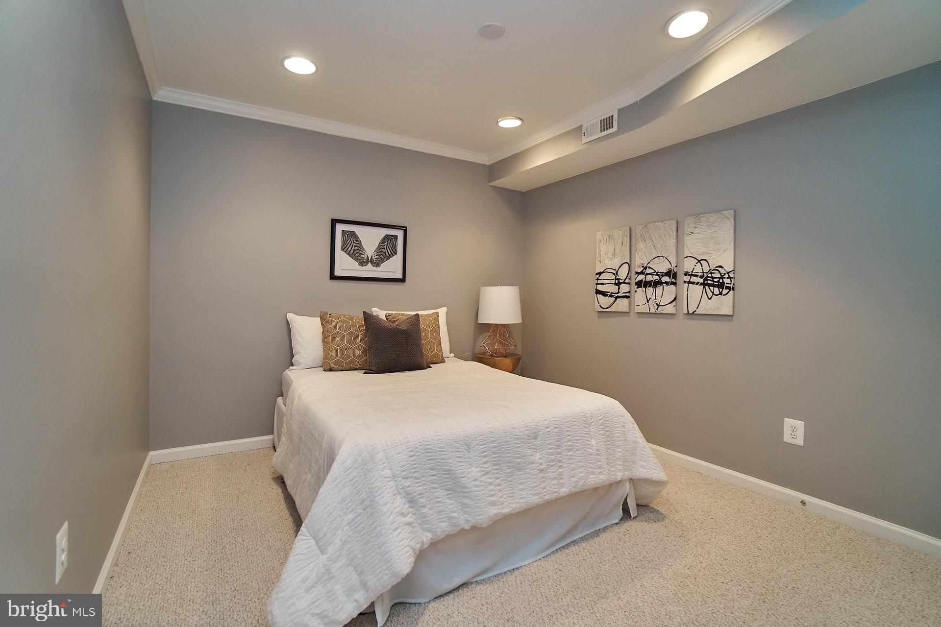 VINTAGE PLACE - Residential