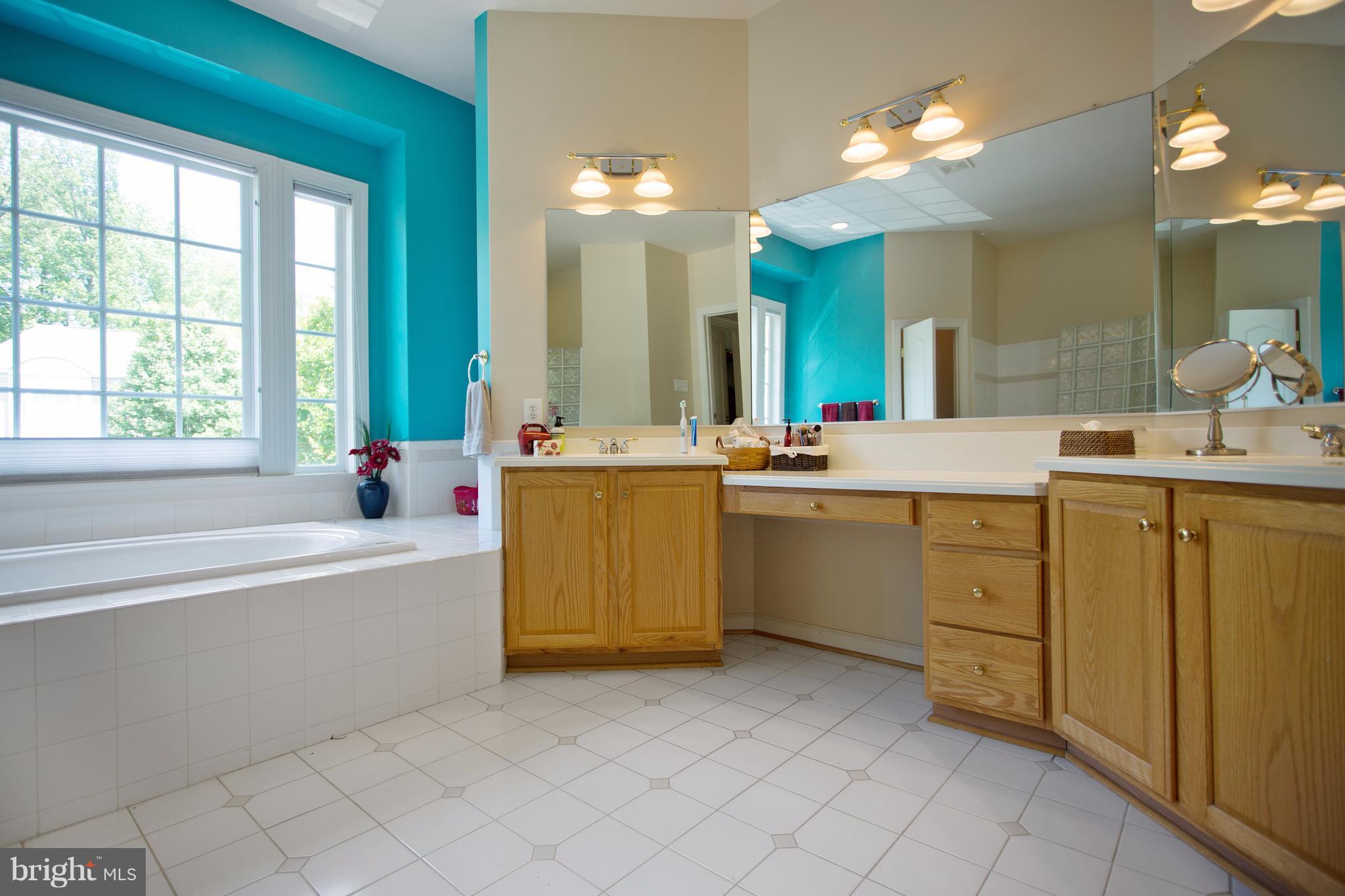 ROUNDTREE PARK - Residential Lease