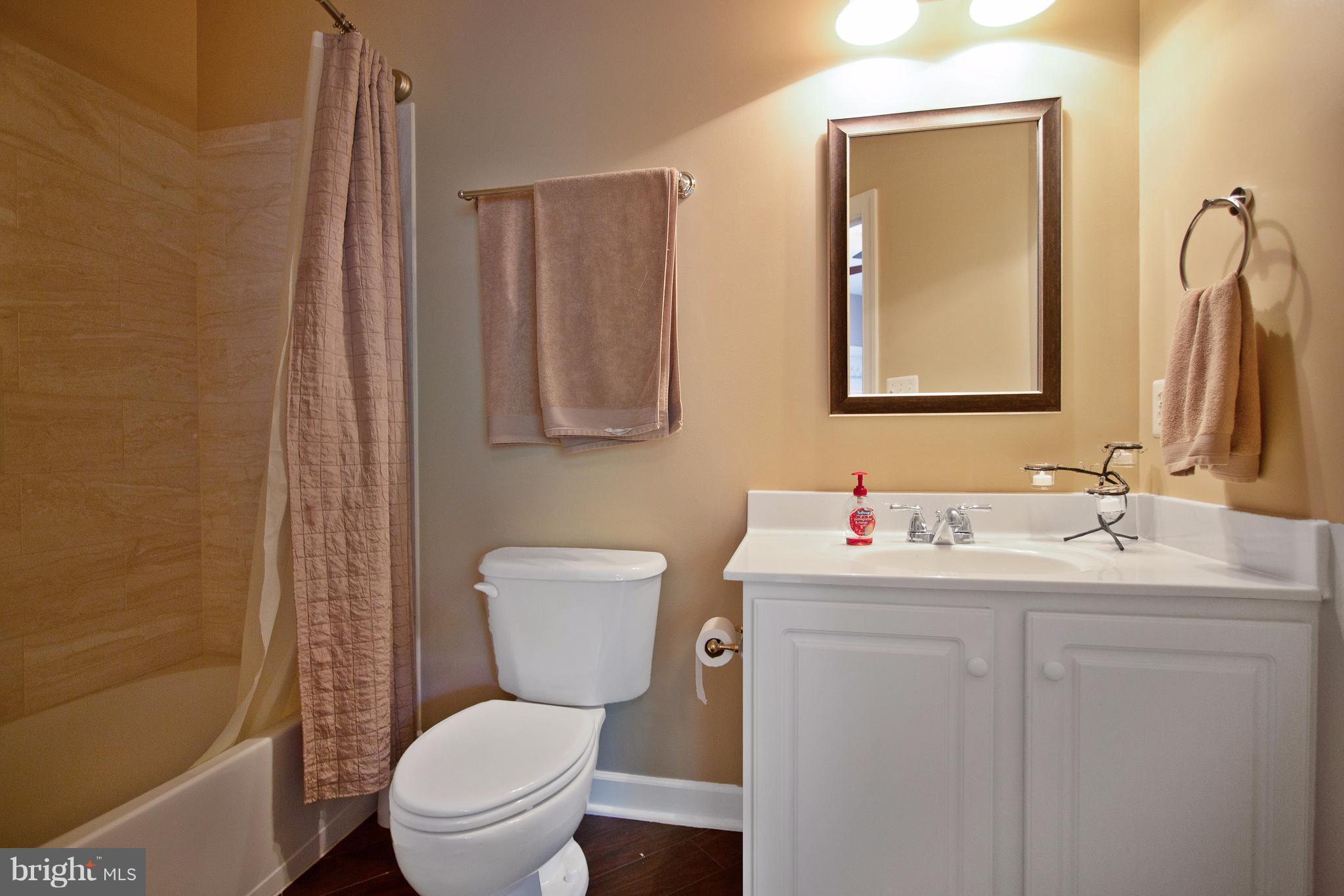 ROUNDTREE PARK - Residential Lease