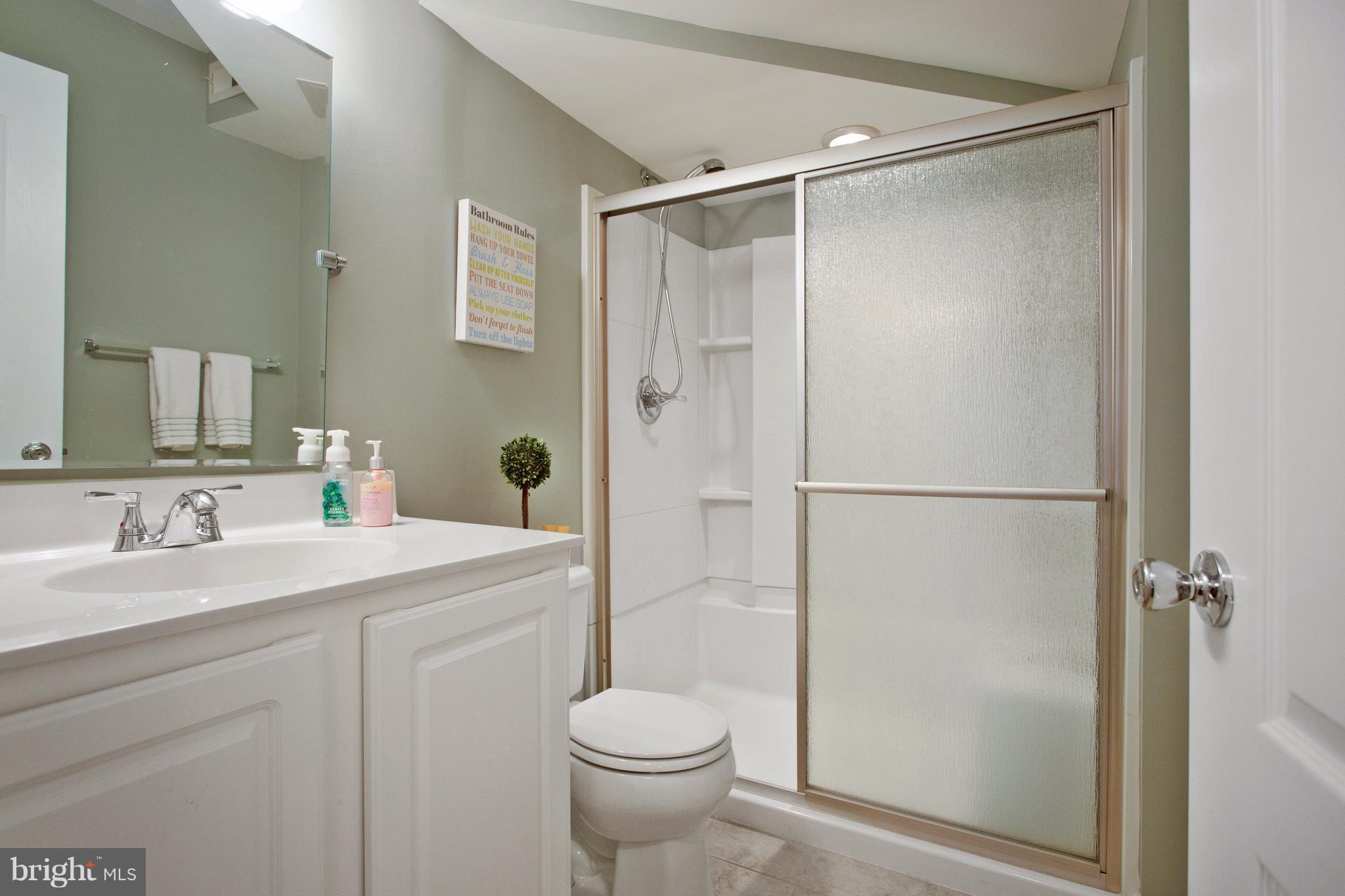 ROUNDTREE PARK - Residential Lease