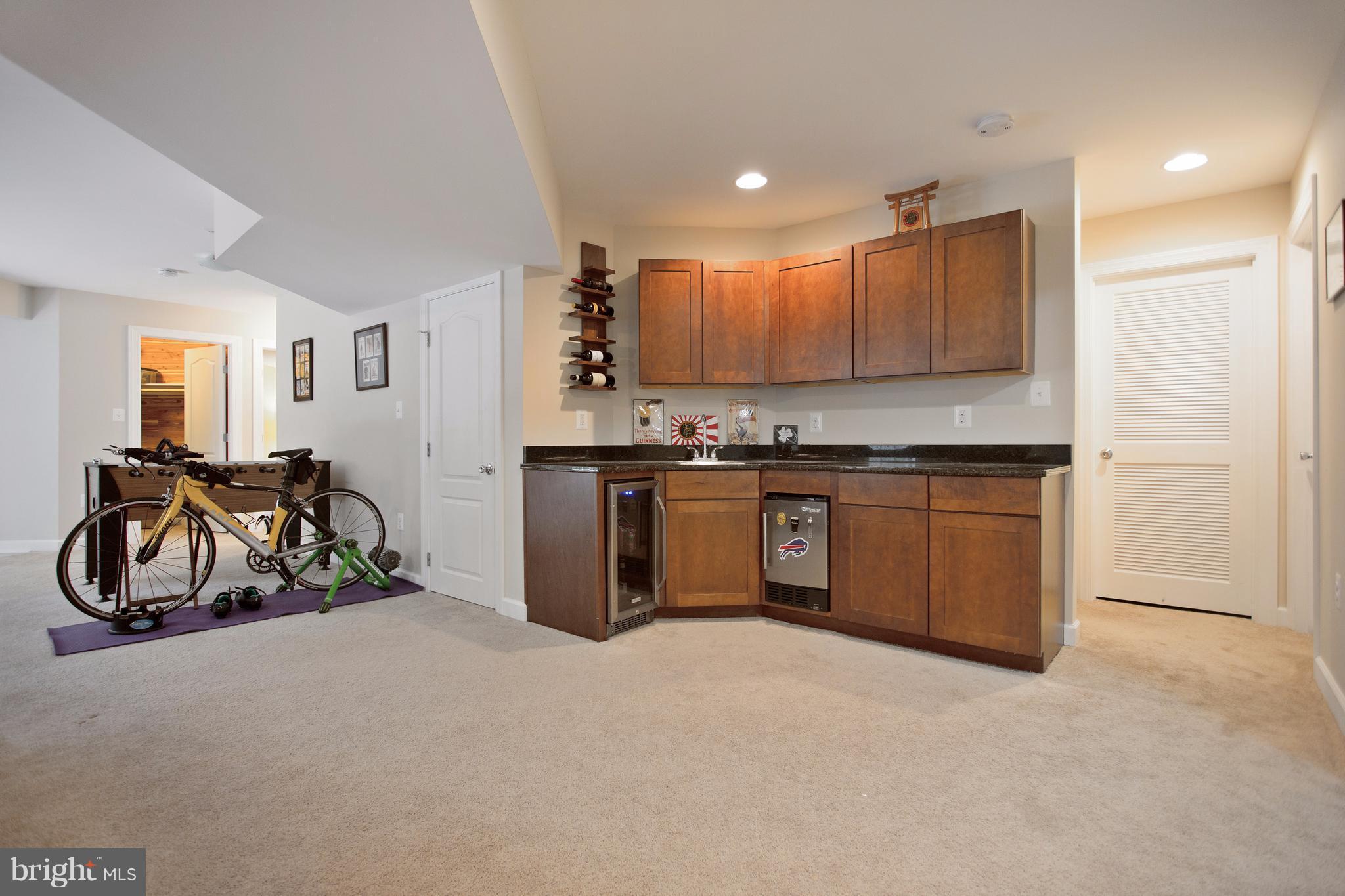 ROUNDTREE PARK - Residential Lease