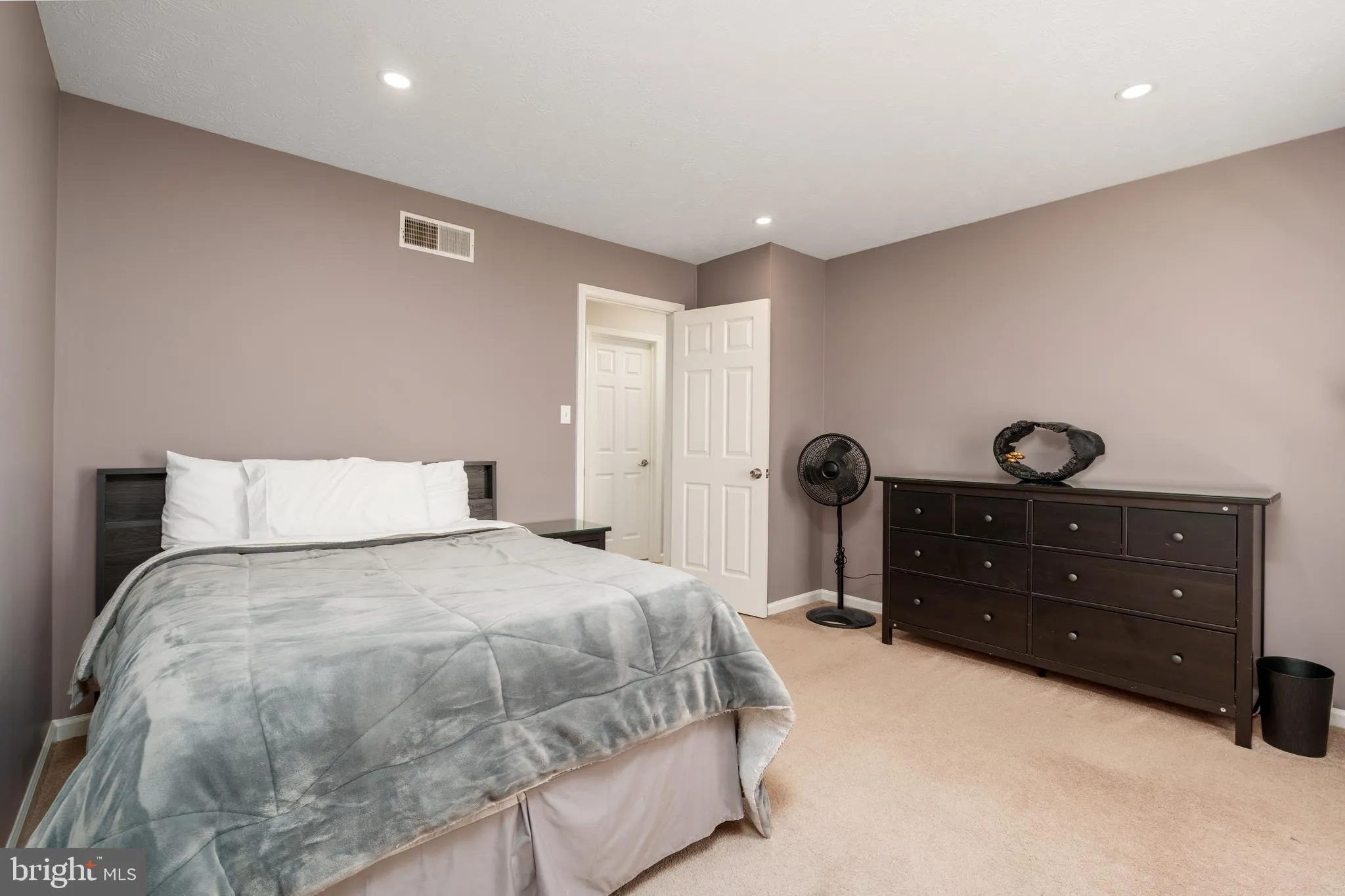 Elkton, Maryland 21921, United States, 3 Bedrooms Bedrooms, ,2 BathroomsBathrooms,Residential,Pending,11831