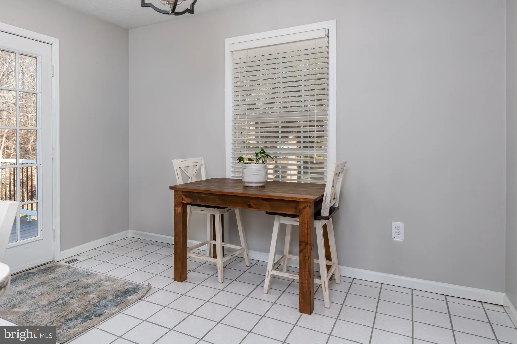 Elkton, Maryland 21921, United States, 3 Bedrooms Bedrooms, ,2 BathroomsBathrooms,Residential,Pending,11831