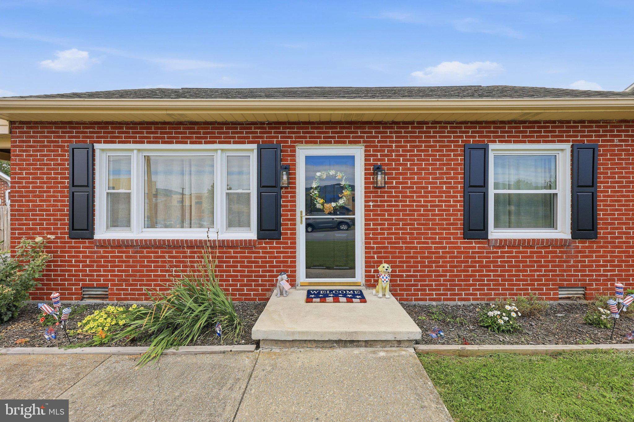 16 SUMMIT AVENUE