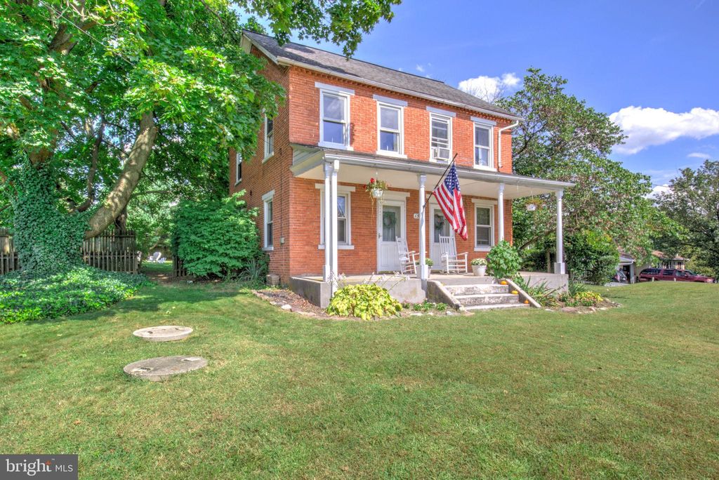 Photo of 1517 E Newport Road, LITITZ, PA 17543 (MLS # PALA2075738)