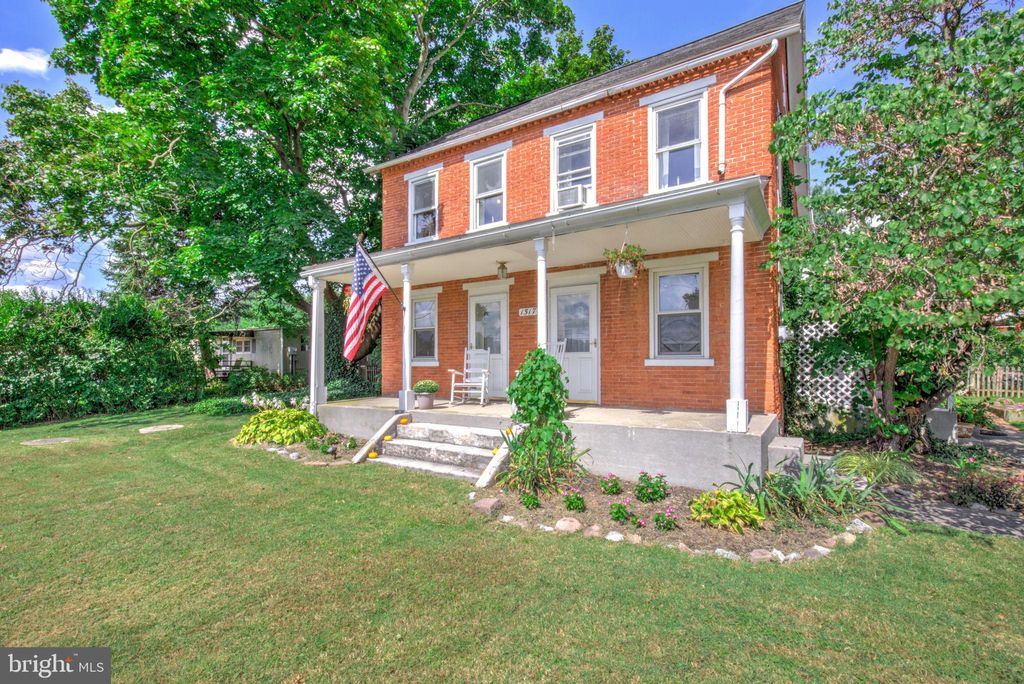 Photo of 1517 E Newport Road, LITITZ, PA 17543 (MLS # PALA2075738)