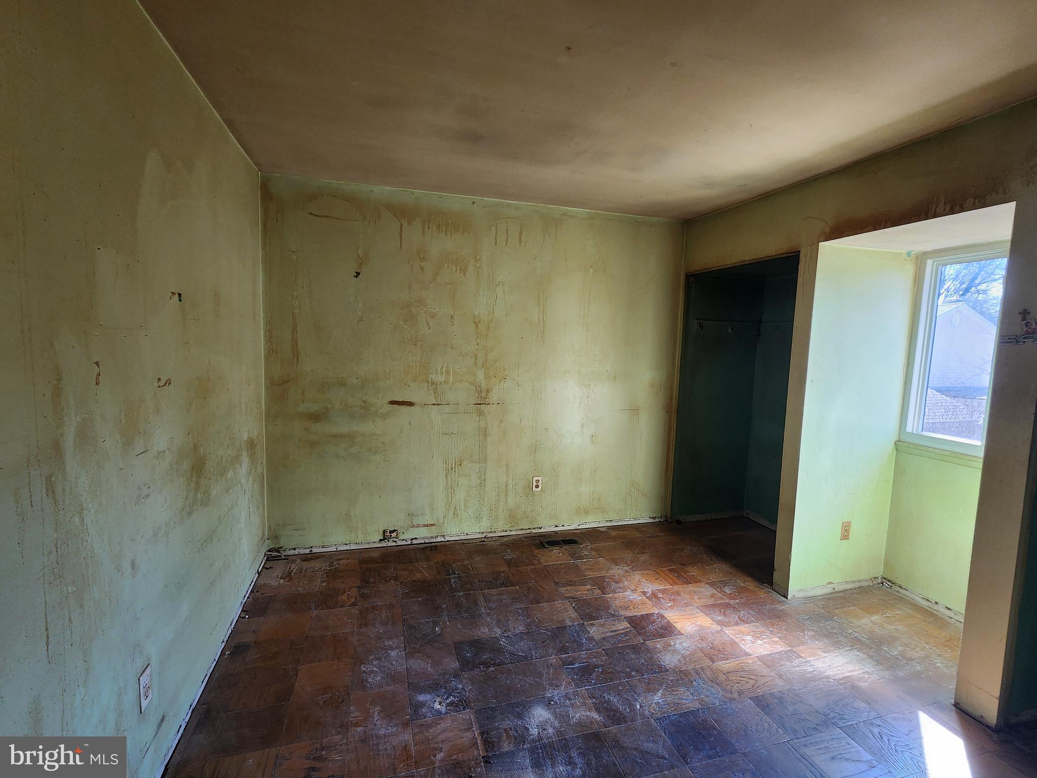 GAITHERSBURG - Residential