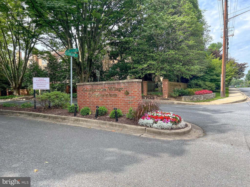 Photo of 11401 Commonwealth Drive #101, ROCKVILLE, MD 20852 (MLS # MDMC2202226)