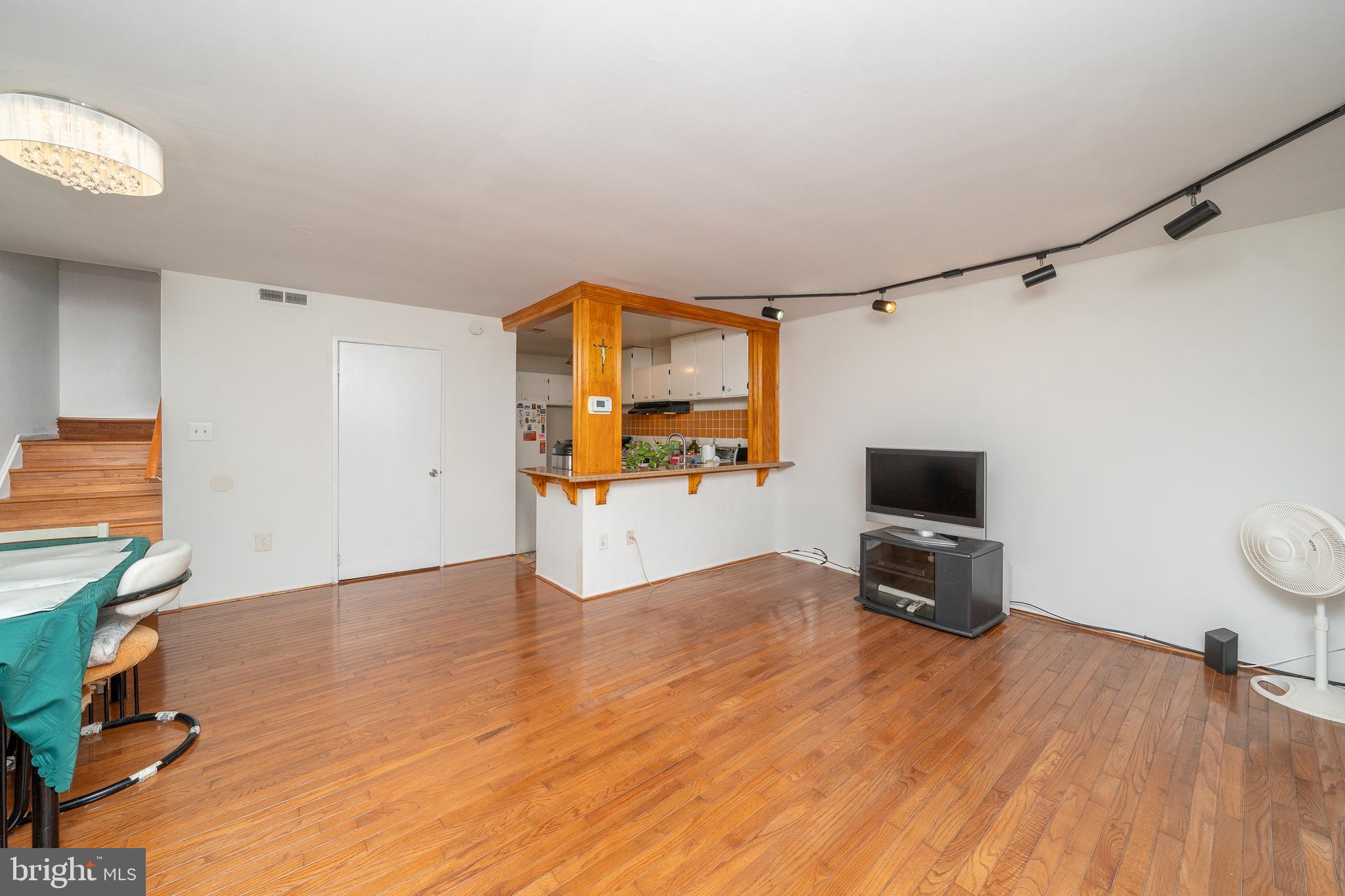 9943 FOREST VIEW PLACE