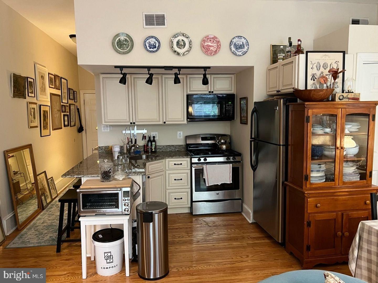 PHILADELPHIA - Residential Lease