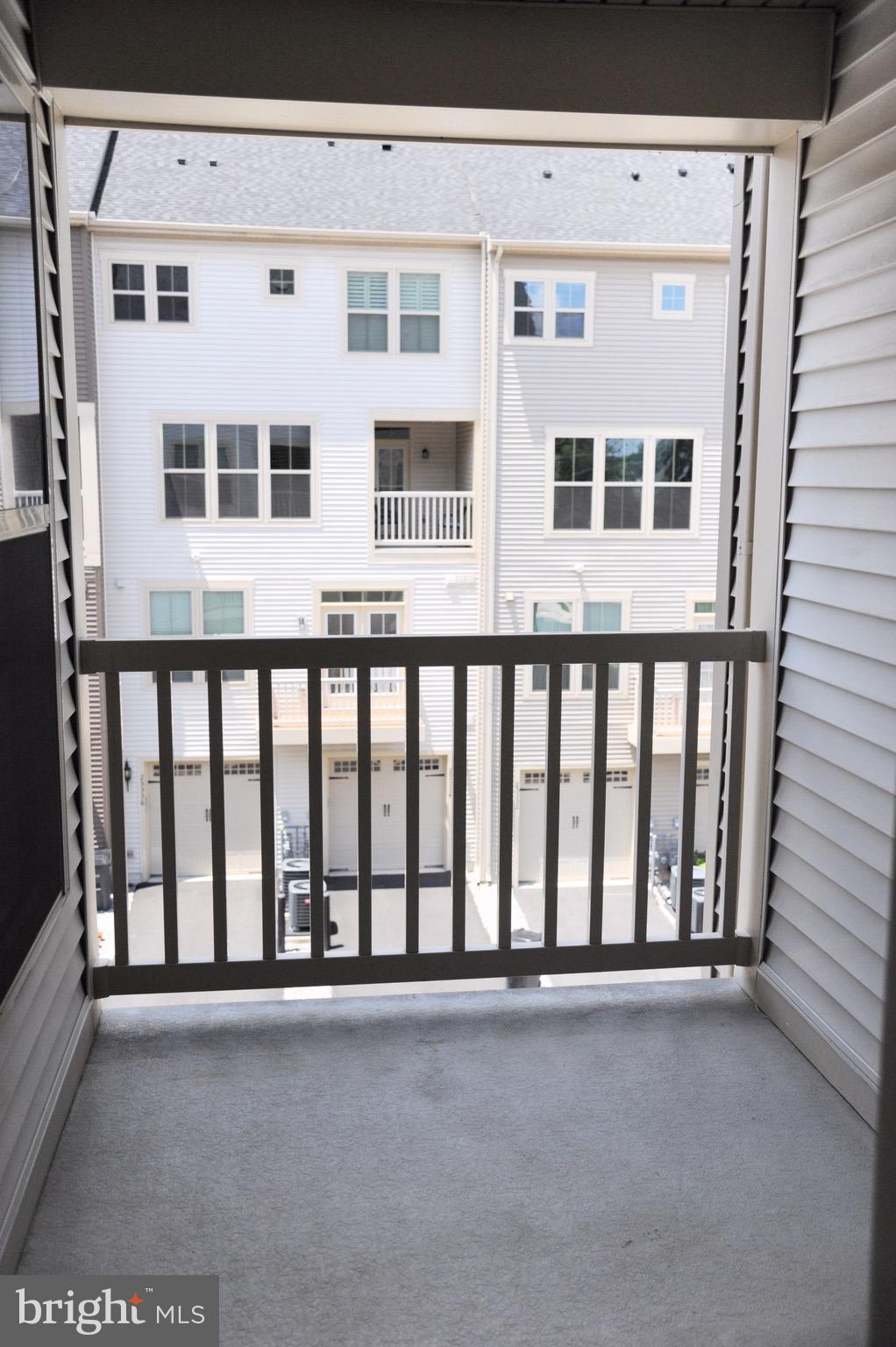 LOUDOUN CROSSING CONDOMINIUM - Residential