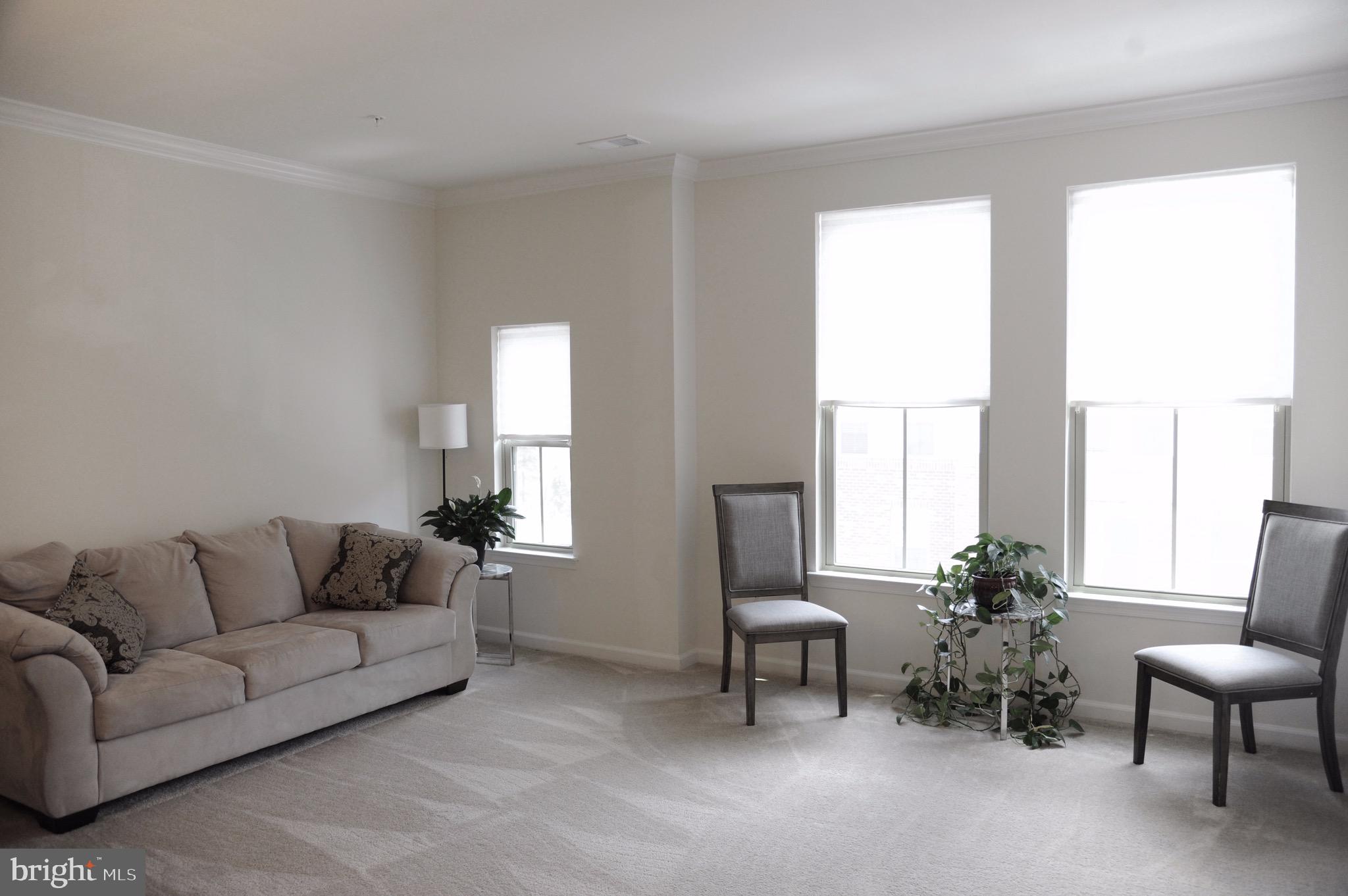 LOUDOUN CROSSING CONDOMINIUM - Residential