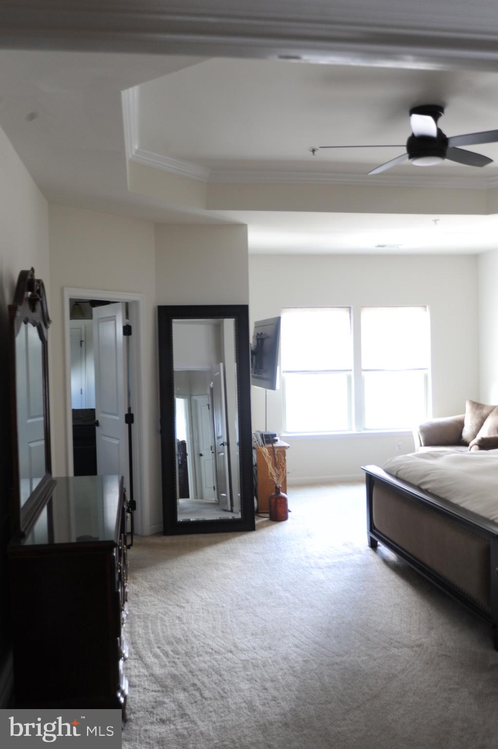 LOUDOUN CROSSING CONDOMINIUM - Residential