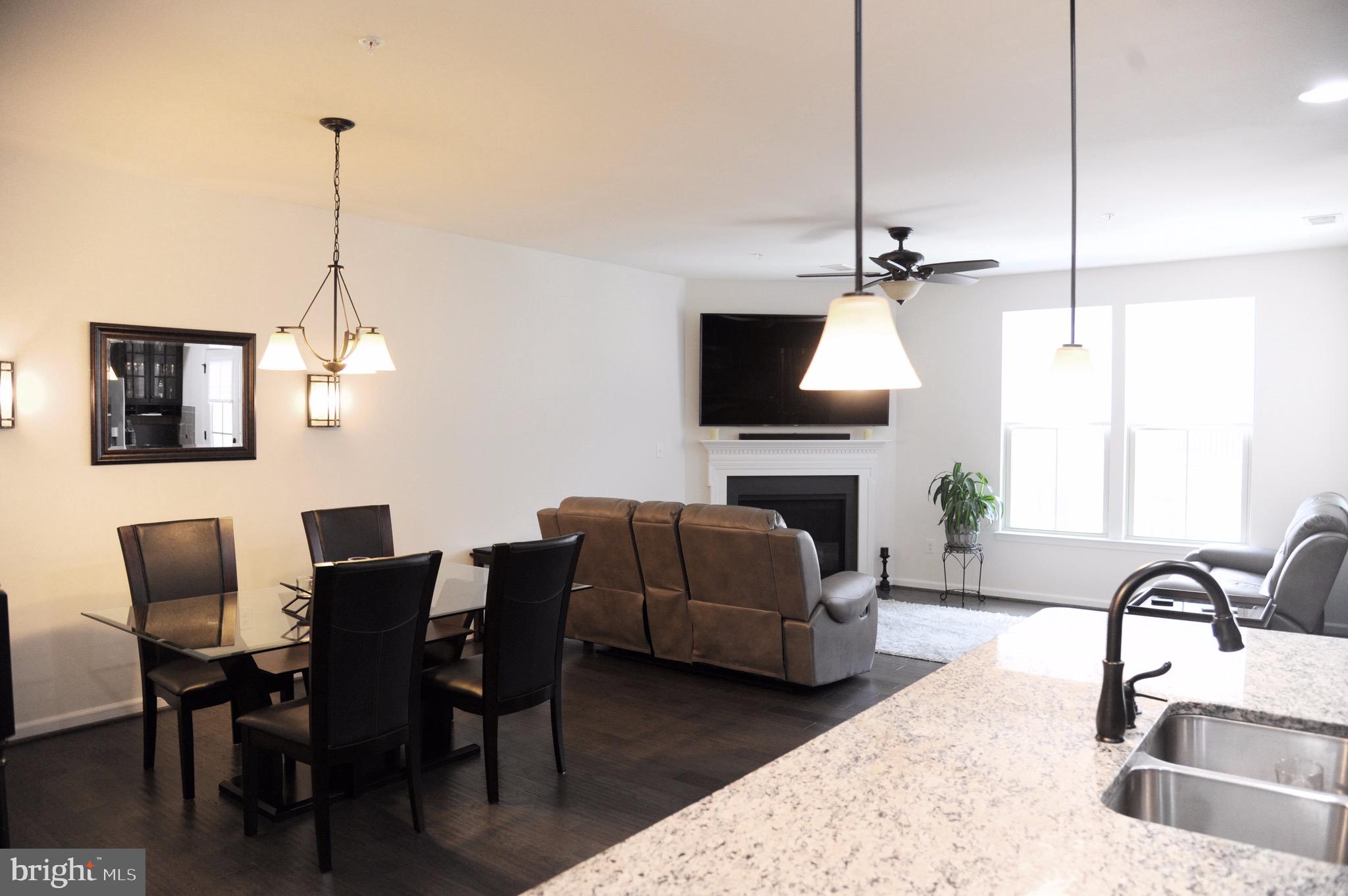 LOUDOUN CROSSING CONDOMINIUM - Residential