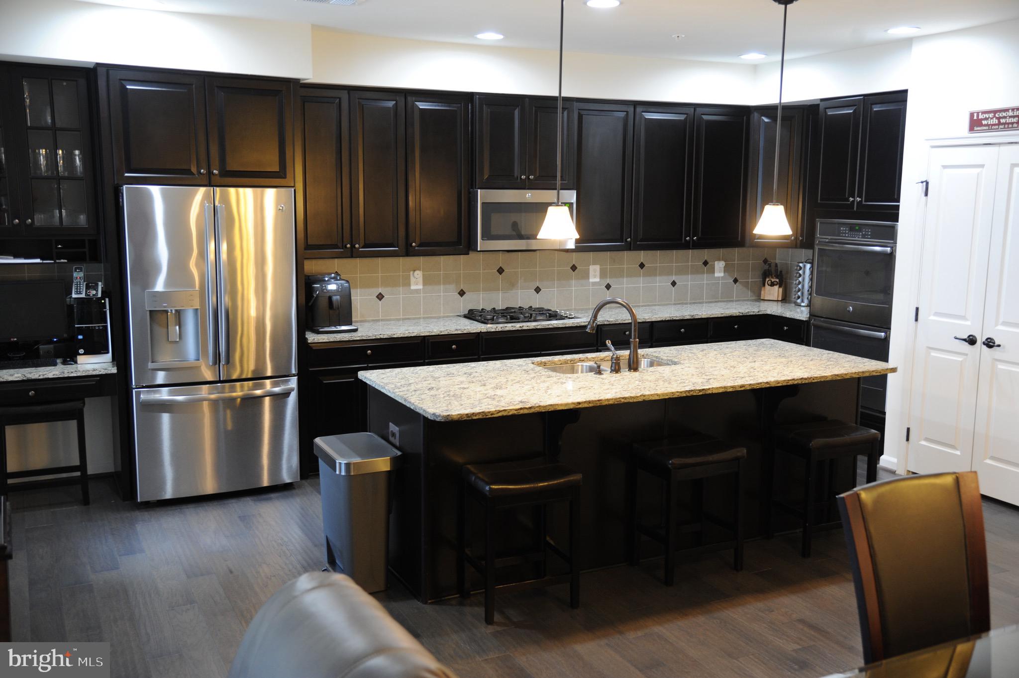 LOUDOUN CROSSING CONDOMINIUM - Residential