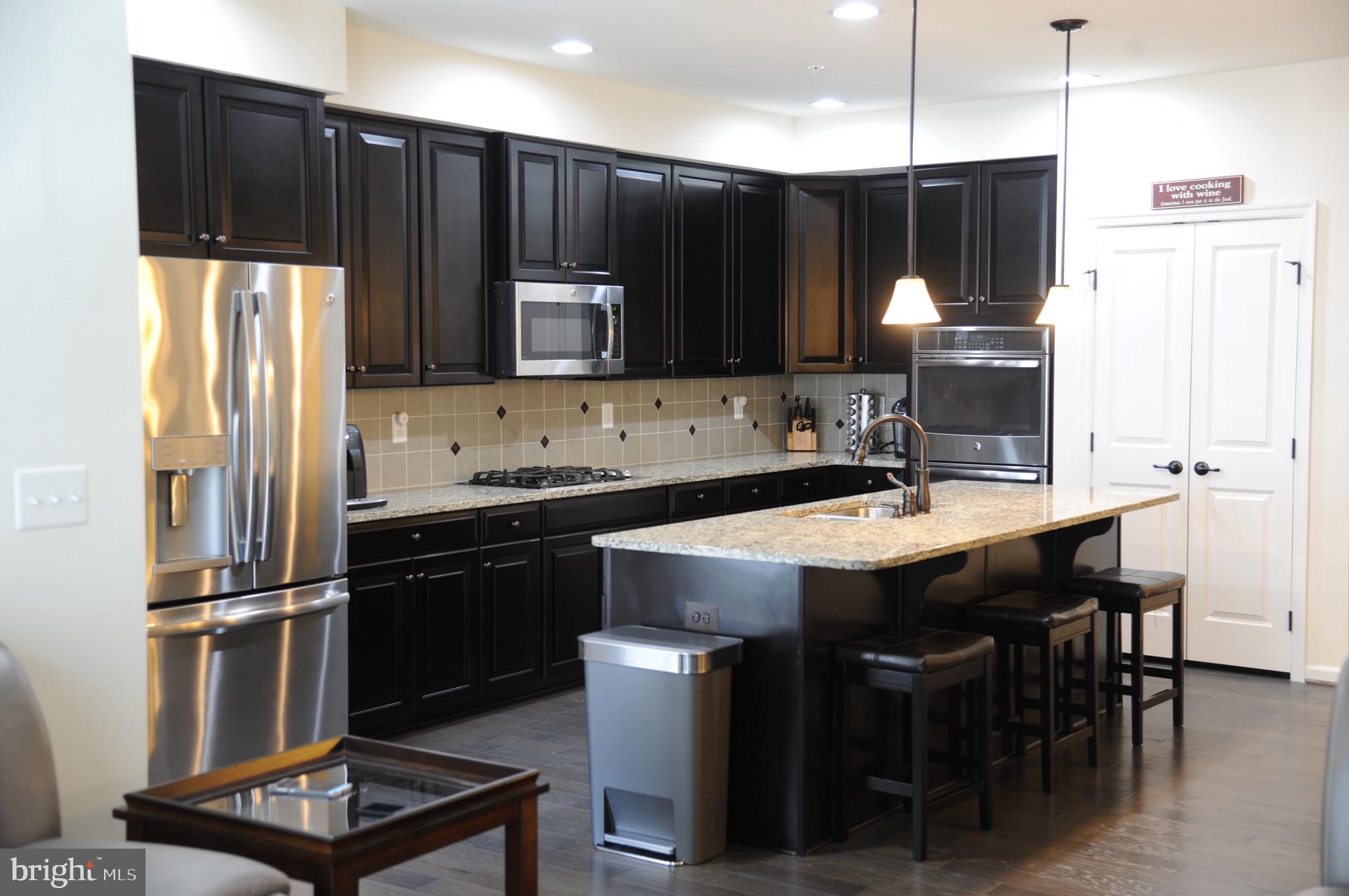 LOUDOUN CROSSING CONDOMINIUM - Residential