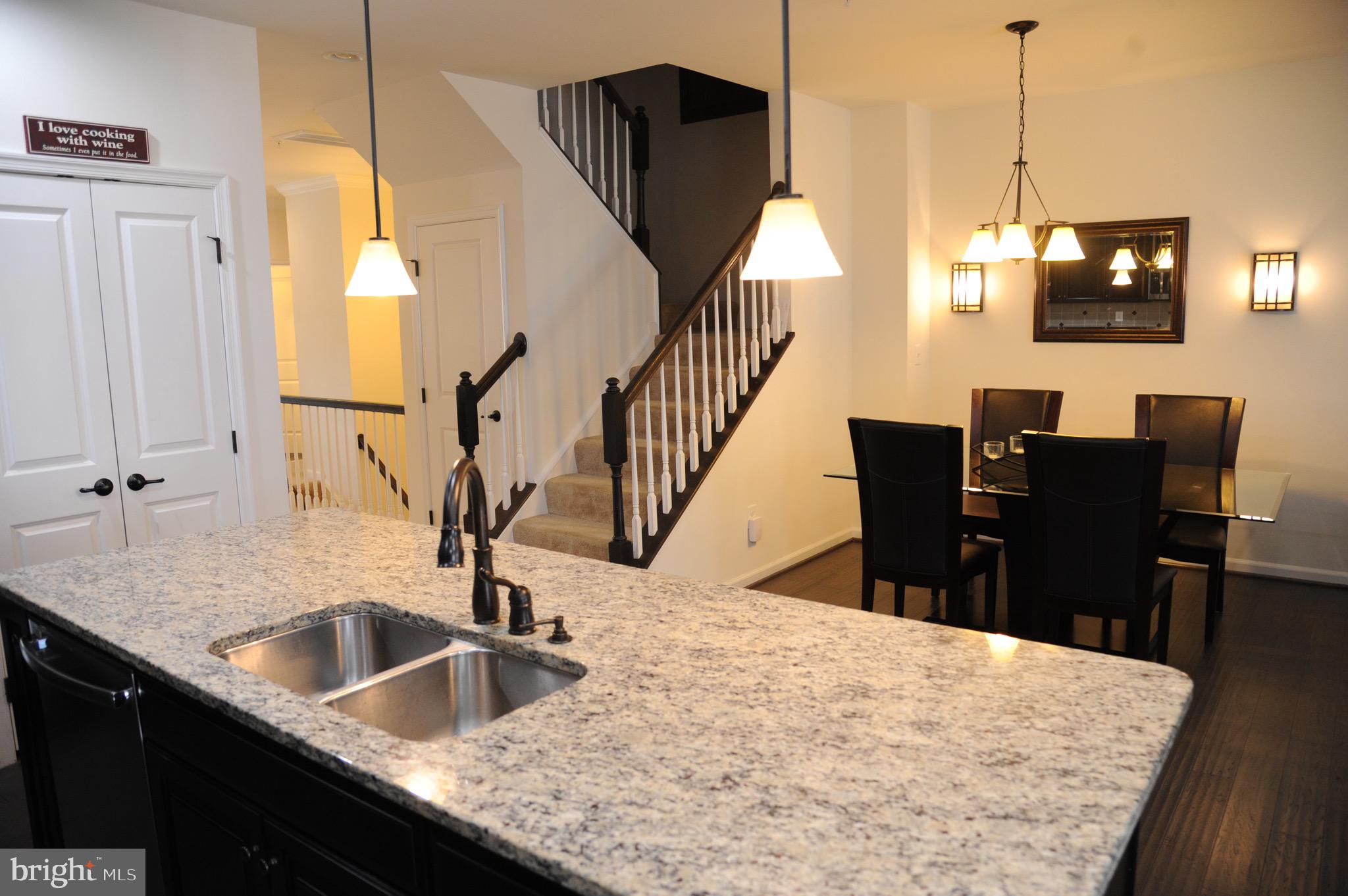 LOUDOUN CROSSING CONDOMINIUM - Residential