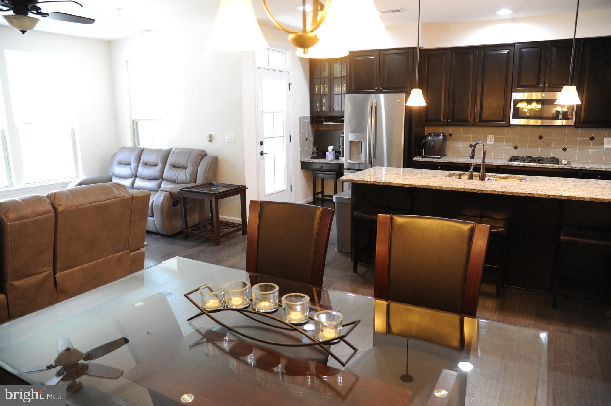 LOUDOUN CROSSING CONDOMINIUM - Residential