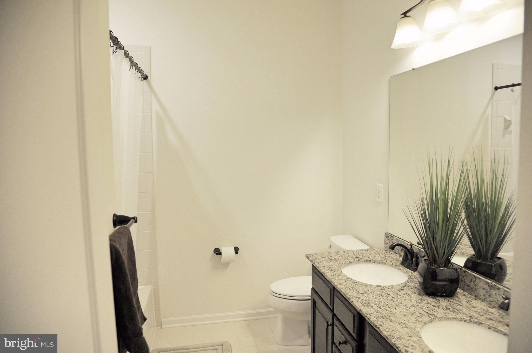 LOUDOUN CROSSING CONDOMINIUM - Residential