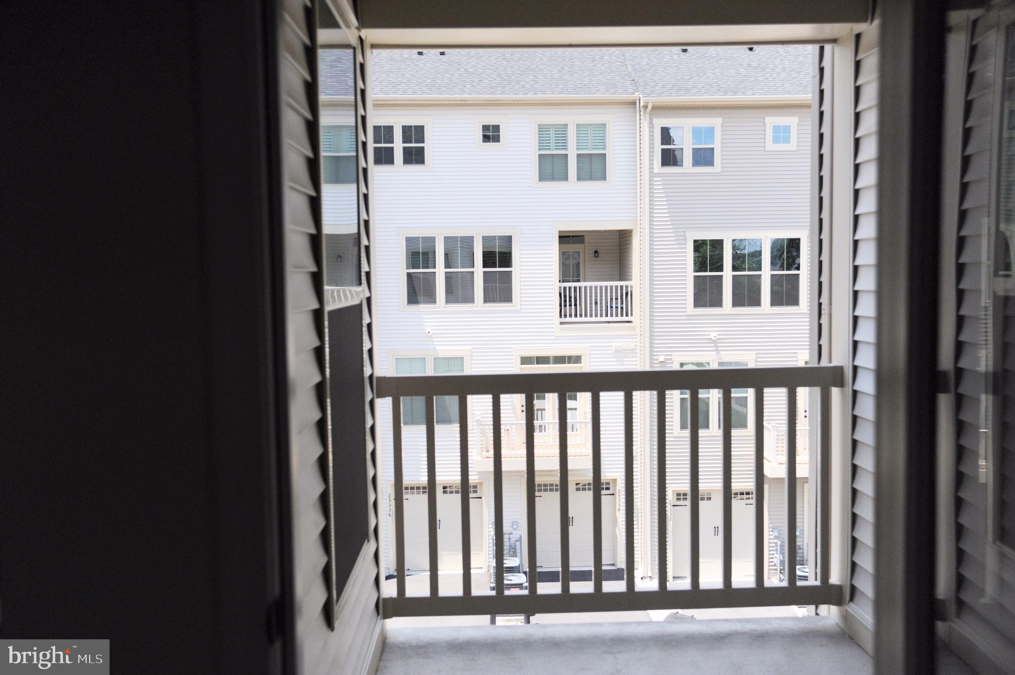 LOUDOUN CROSSING CONDOMINIUM - Residential