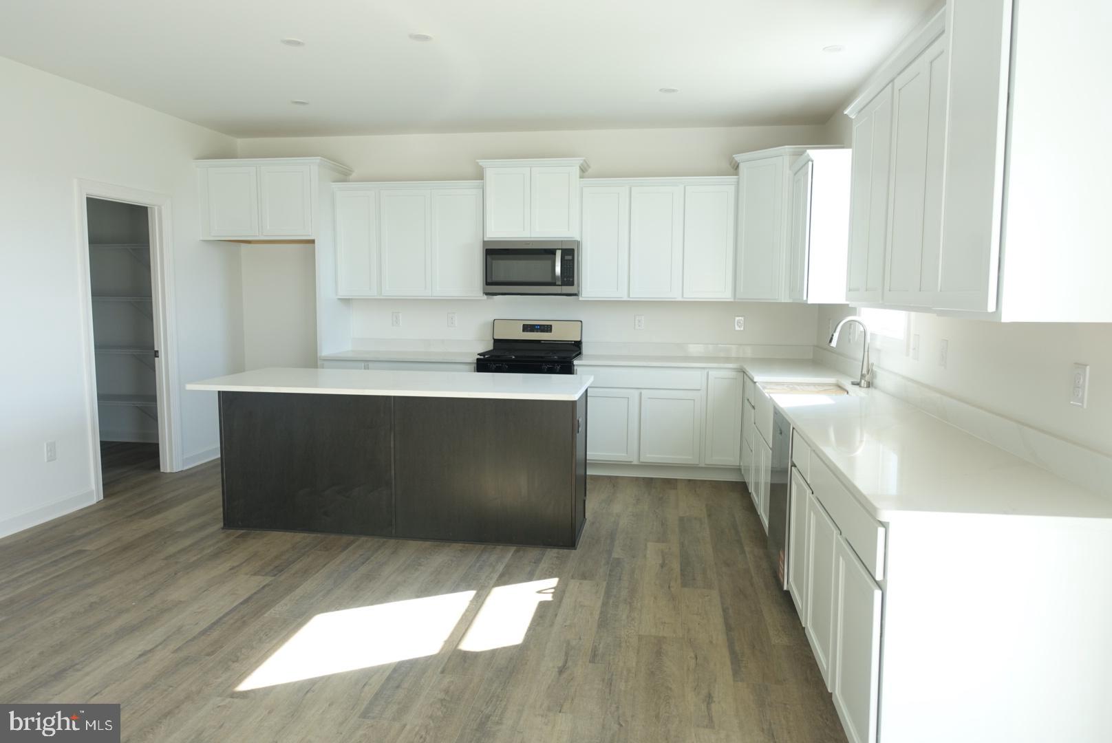 STEEPLE CHASE - Residential