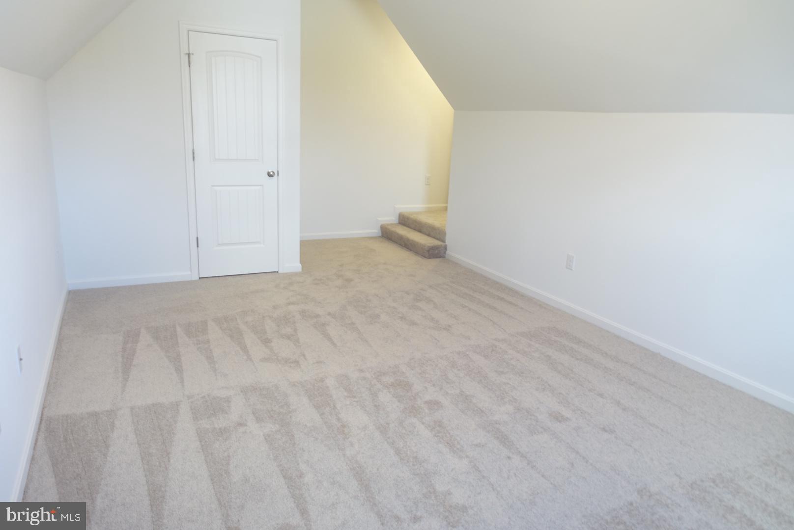 STEEPLE CHASE - Residential