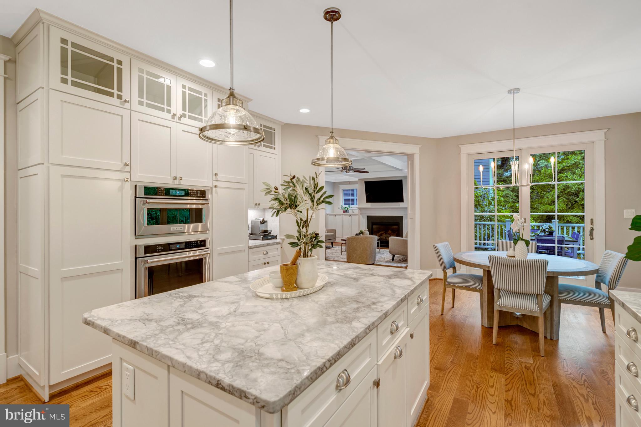 LORCOM GROVE - Residential