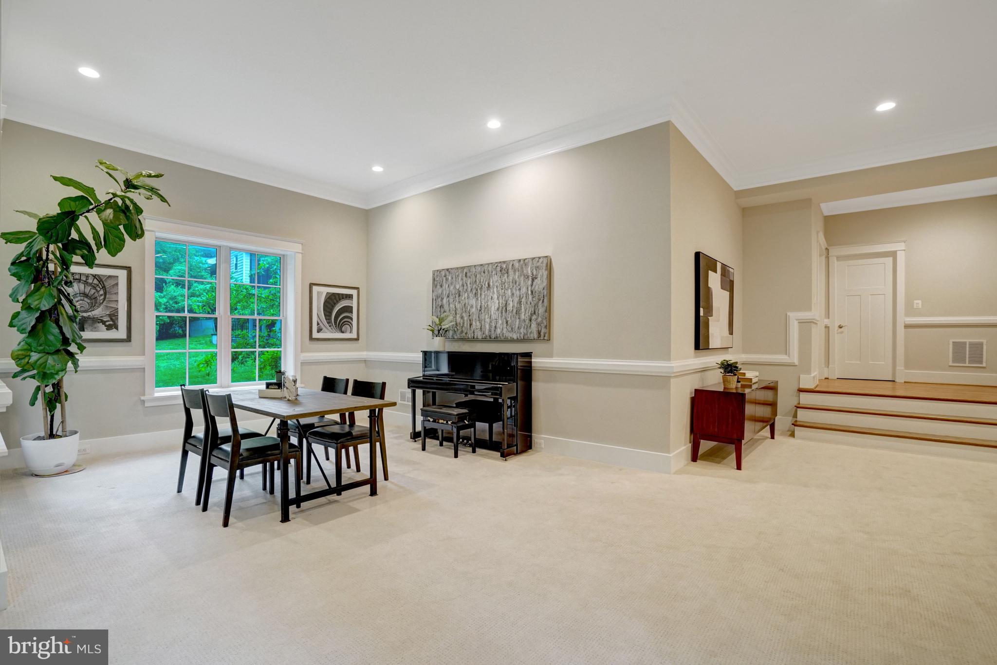 LORCOM GROVE - Residential
