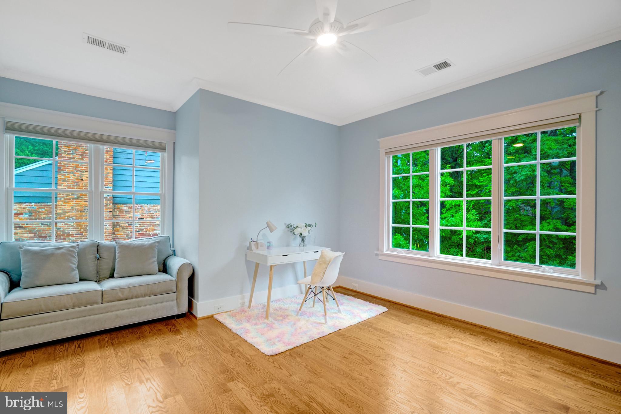LORCOM GROVE - Residential