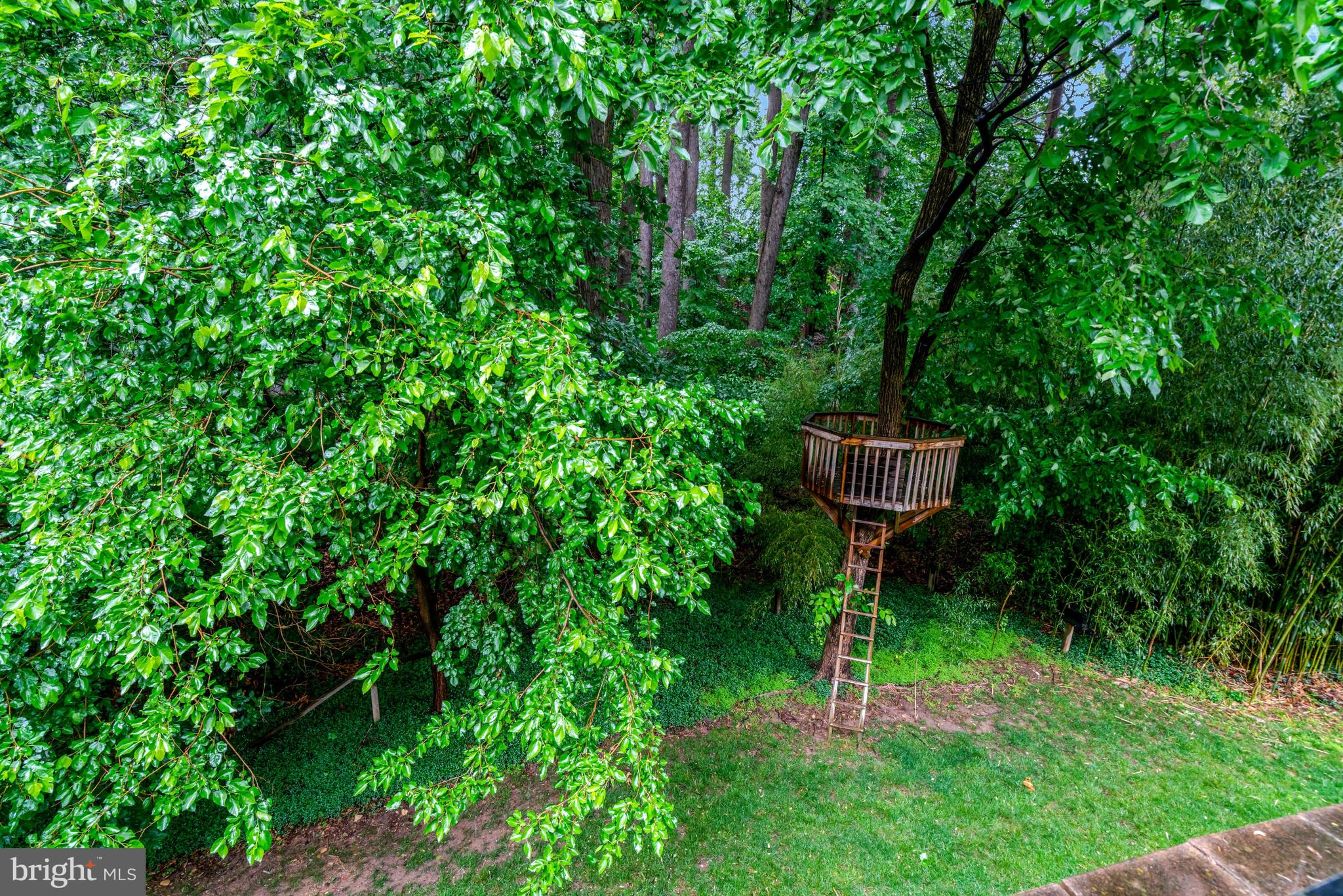 LORCOM GROVE - Residential