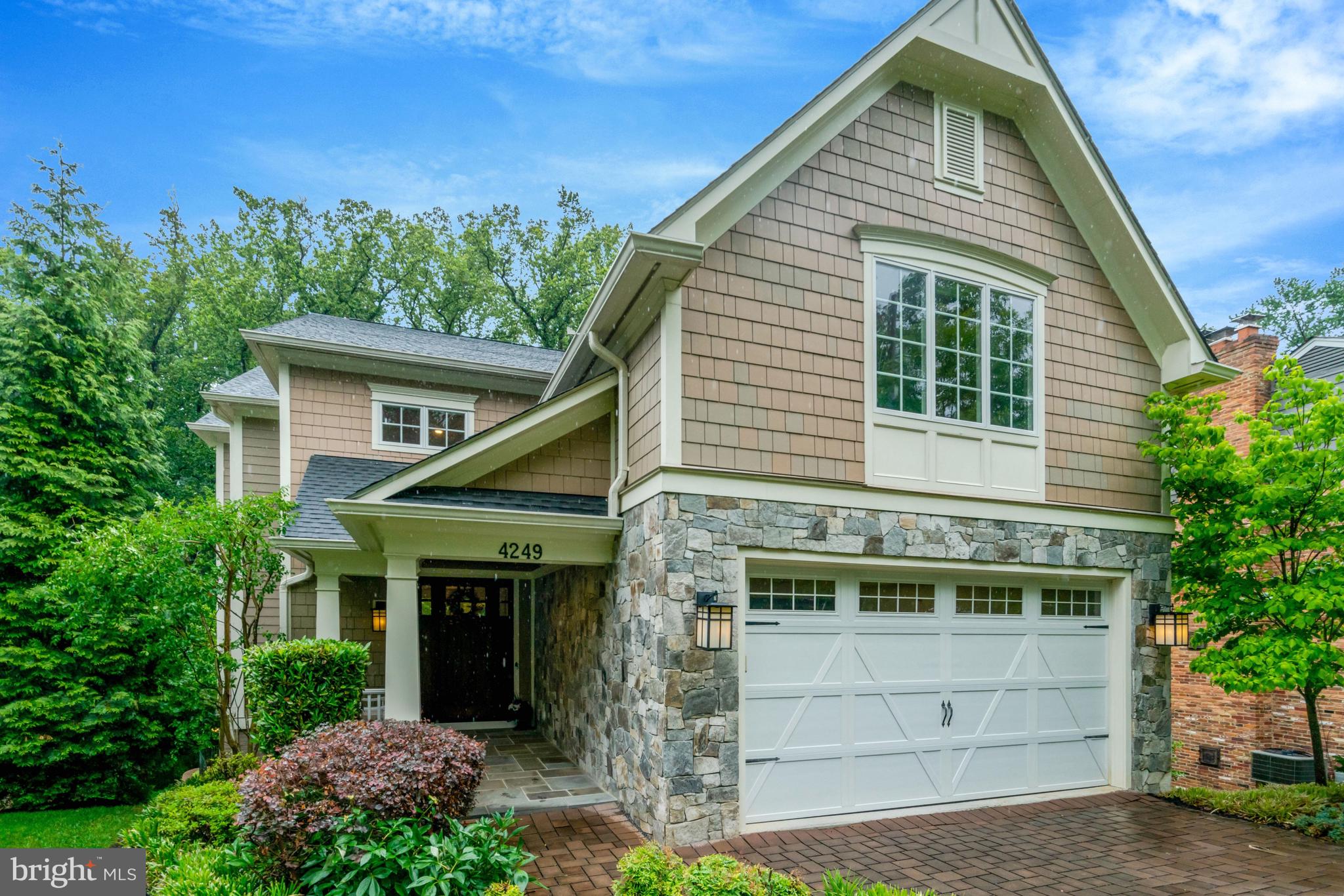 LORCOM GROVE - Residential