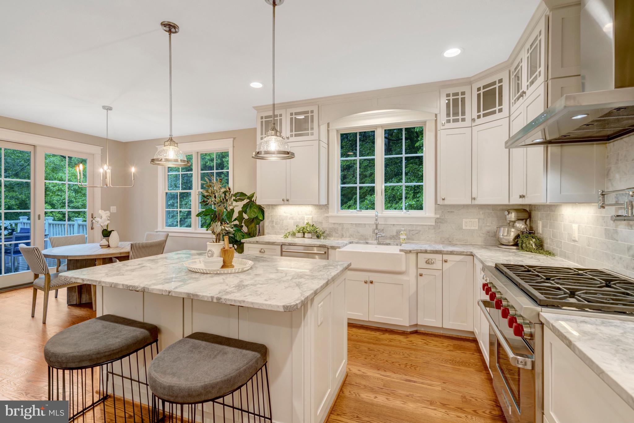 LORCOM GROVE - Residential