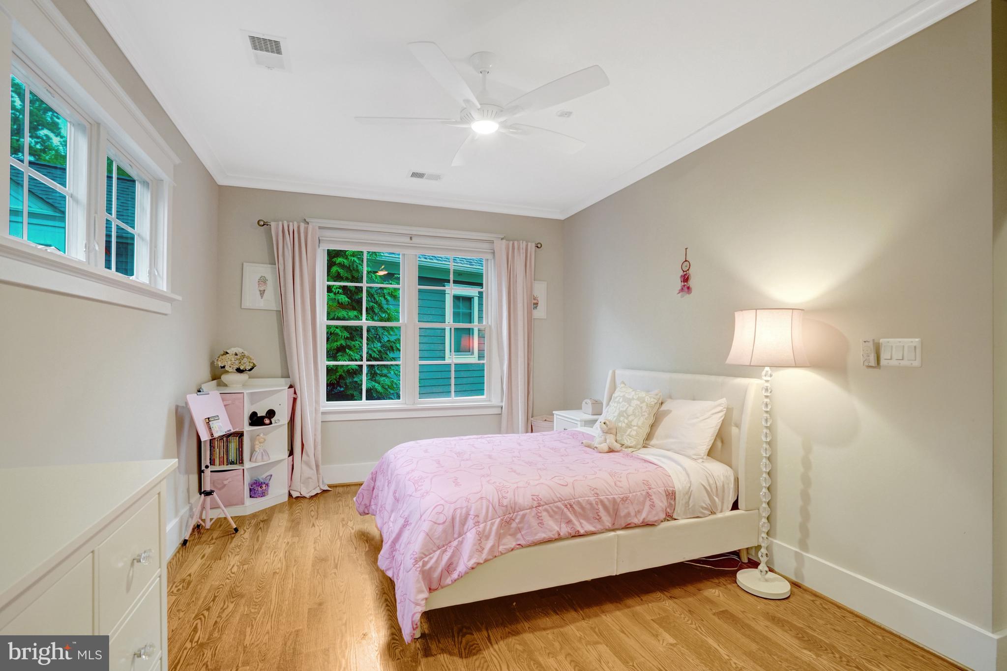 LORCOM GROVE - Residential