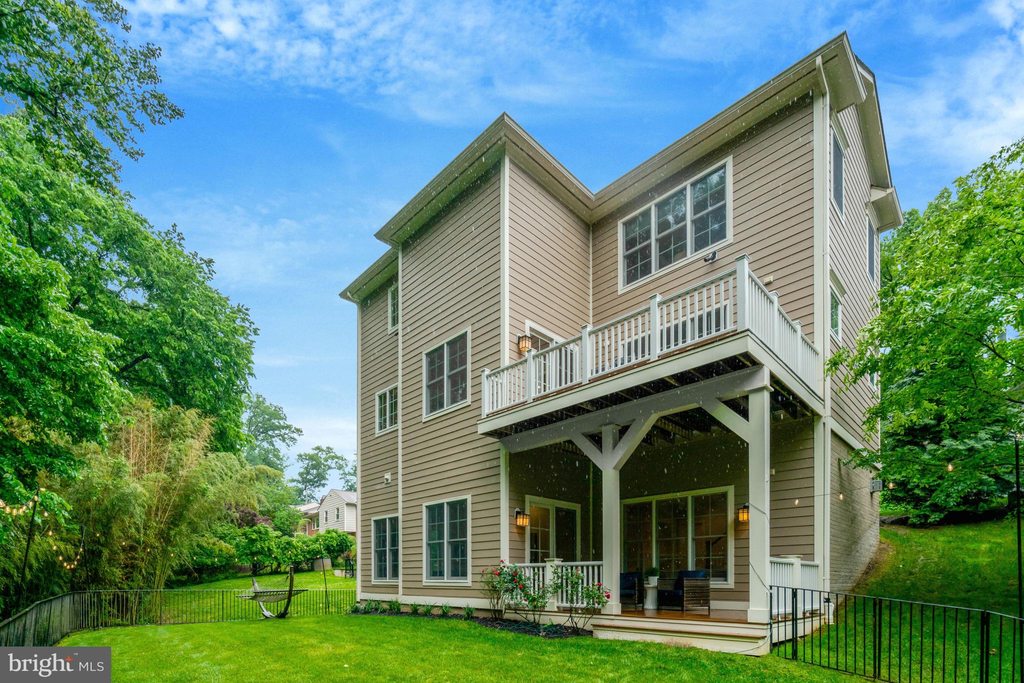 LORCOM GROVE - Residential