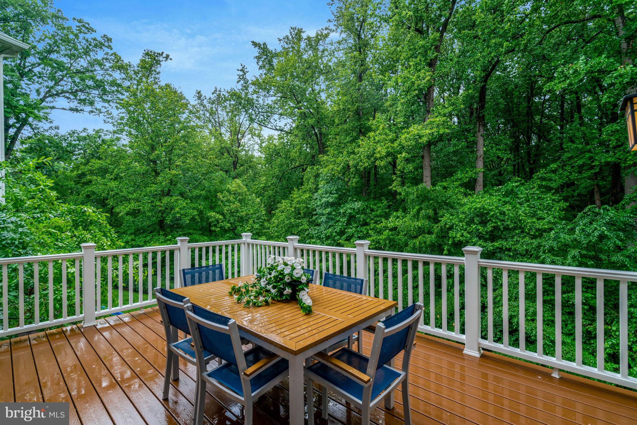 LORCOM GROVE - Residential