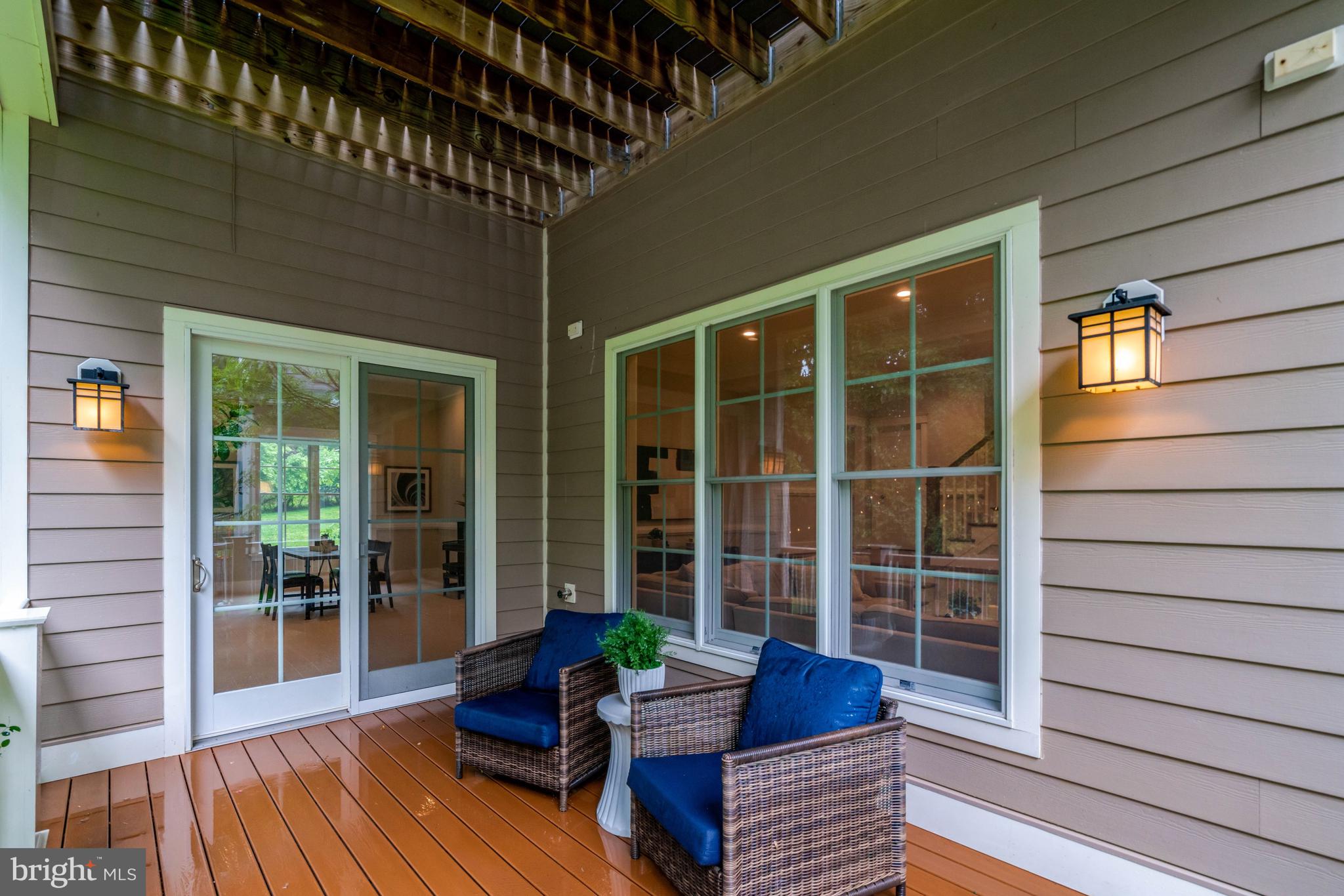 LORCOM GROVE - Residential
