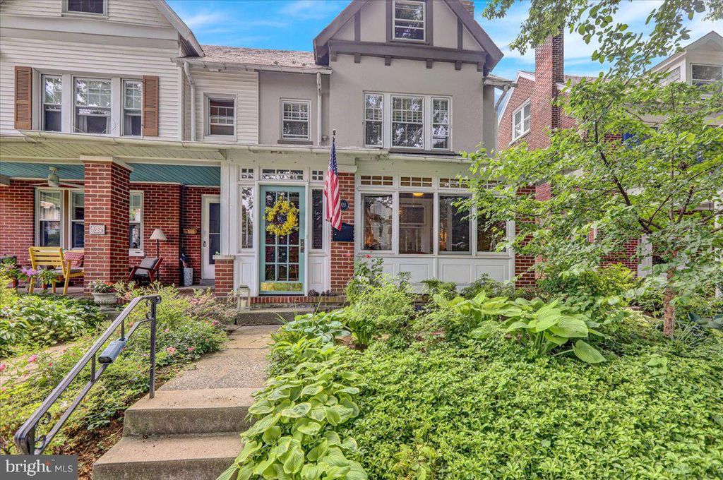 Photo of 928 Virginia Avenue, Lancaster, PA 17603 (MLS # PALA2051352)