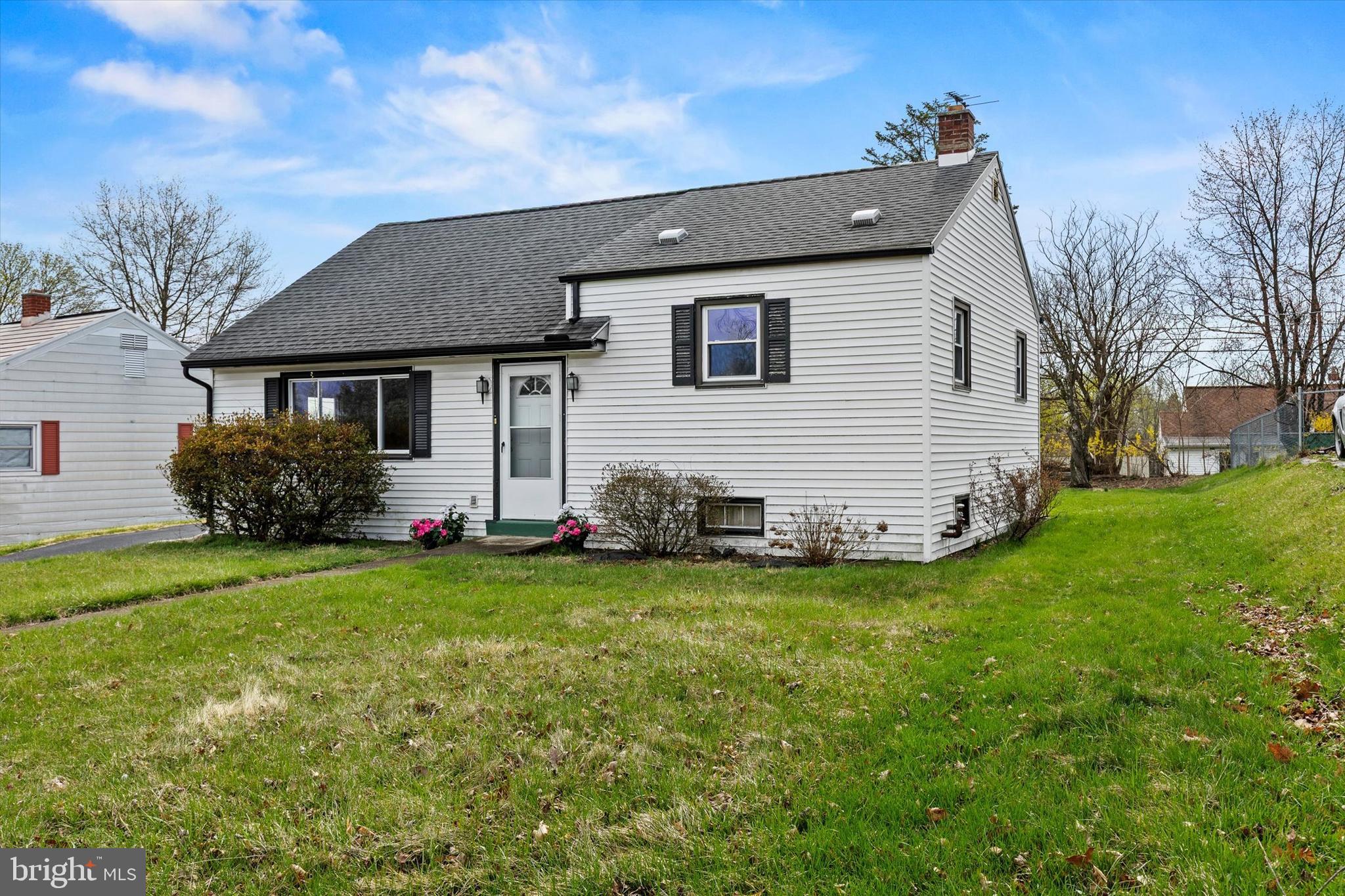 5209 CRESTWOOD DRIVE