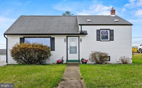 5209 CRESTWOOD DRIVE HARRISBURG PA 17109