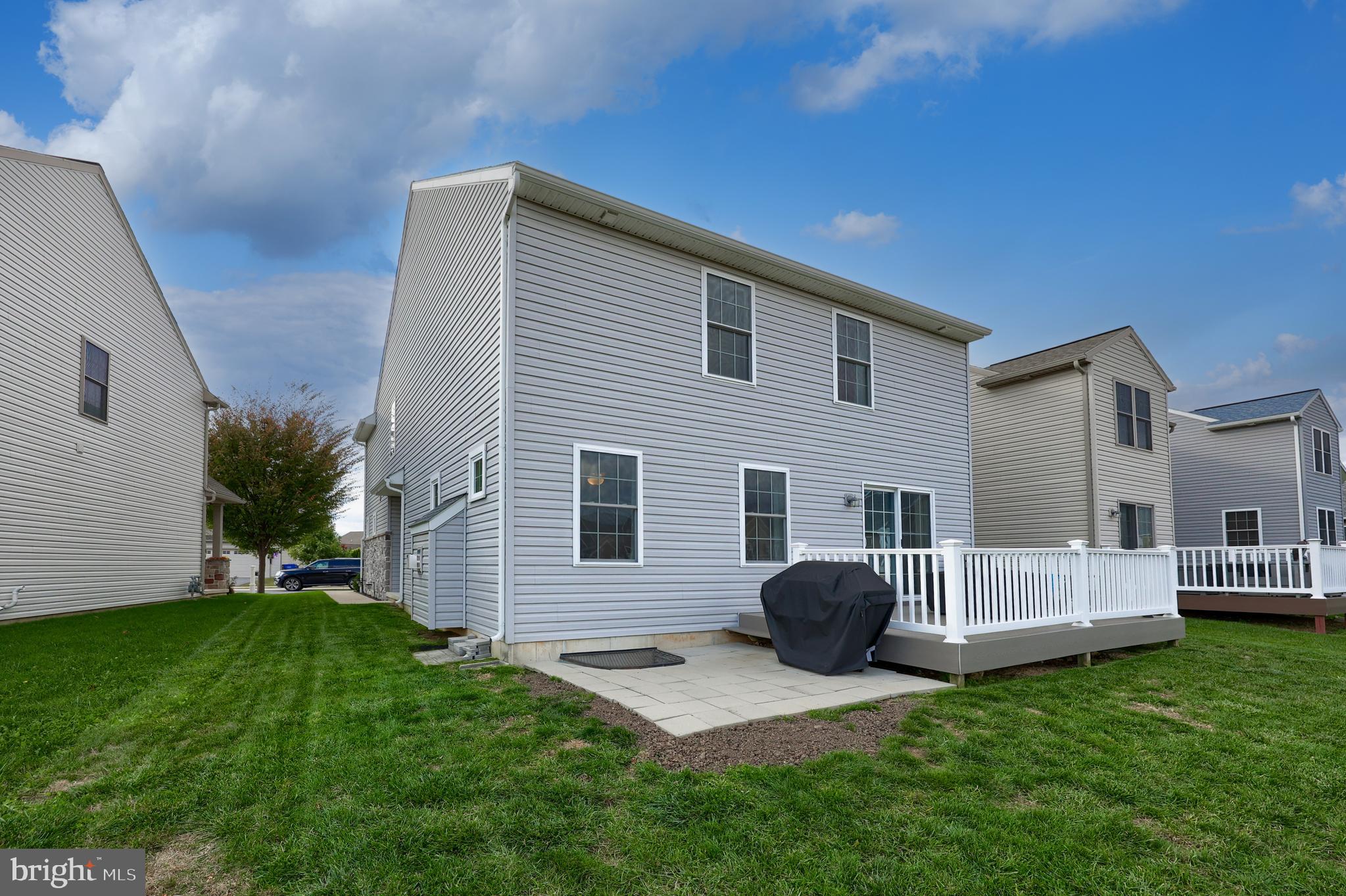 ELM TREE - Residential