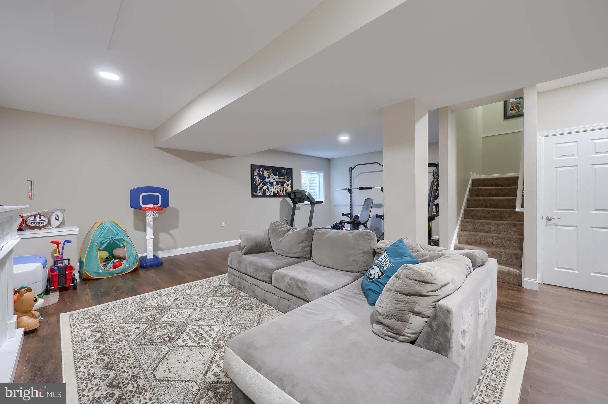 ELM TREE - Residential